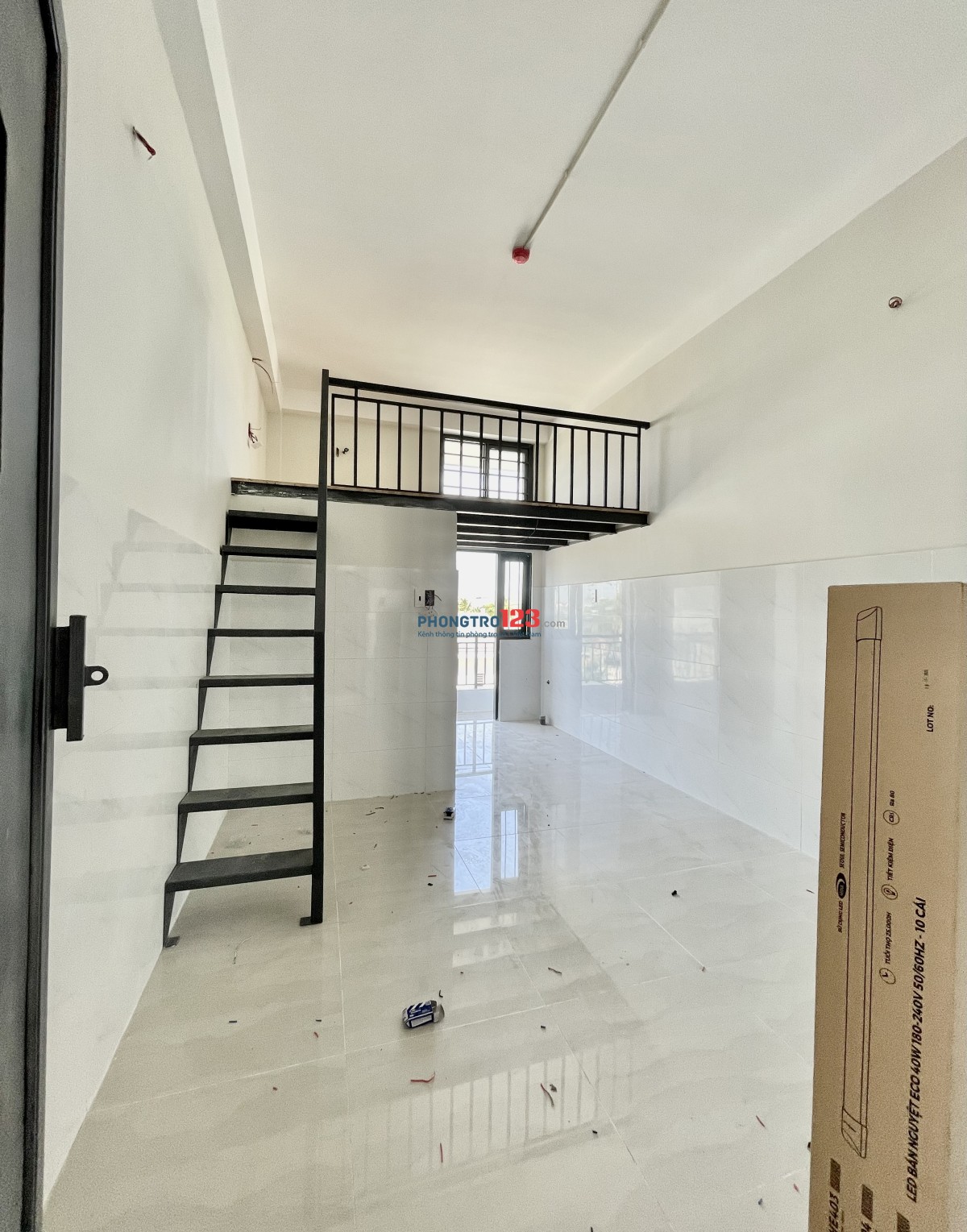 Cho Thuê Phòng Mới 25m2- Có Gác Máy Lạnh Mới - Ngay Lê Văn Việt - Gần ĐH GTVT