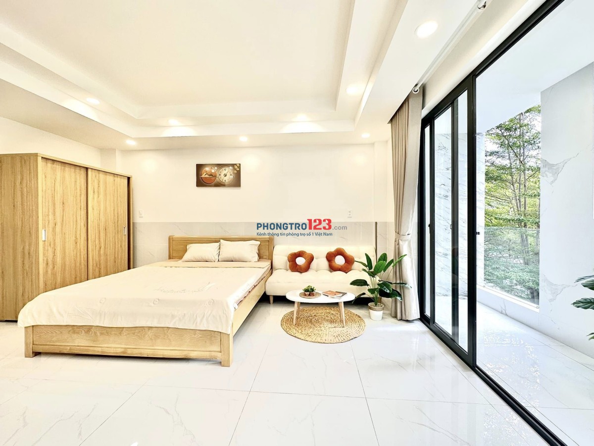 CHO THUÊ PHÒNG MỚI 100% CÓ BAN CÔNG - FULL NỘI THẤT - THANG MÁY - GẦN NGÃ TƯ HÀNG XANH