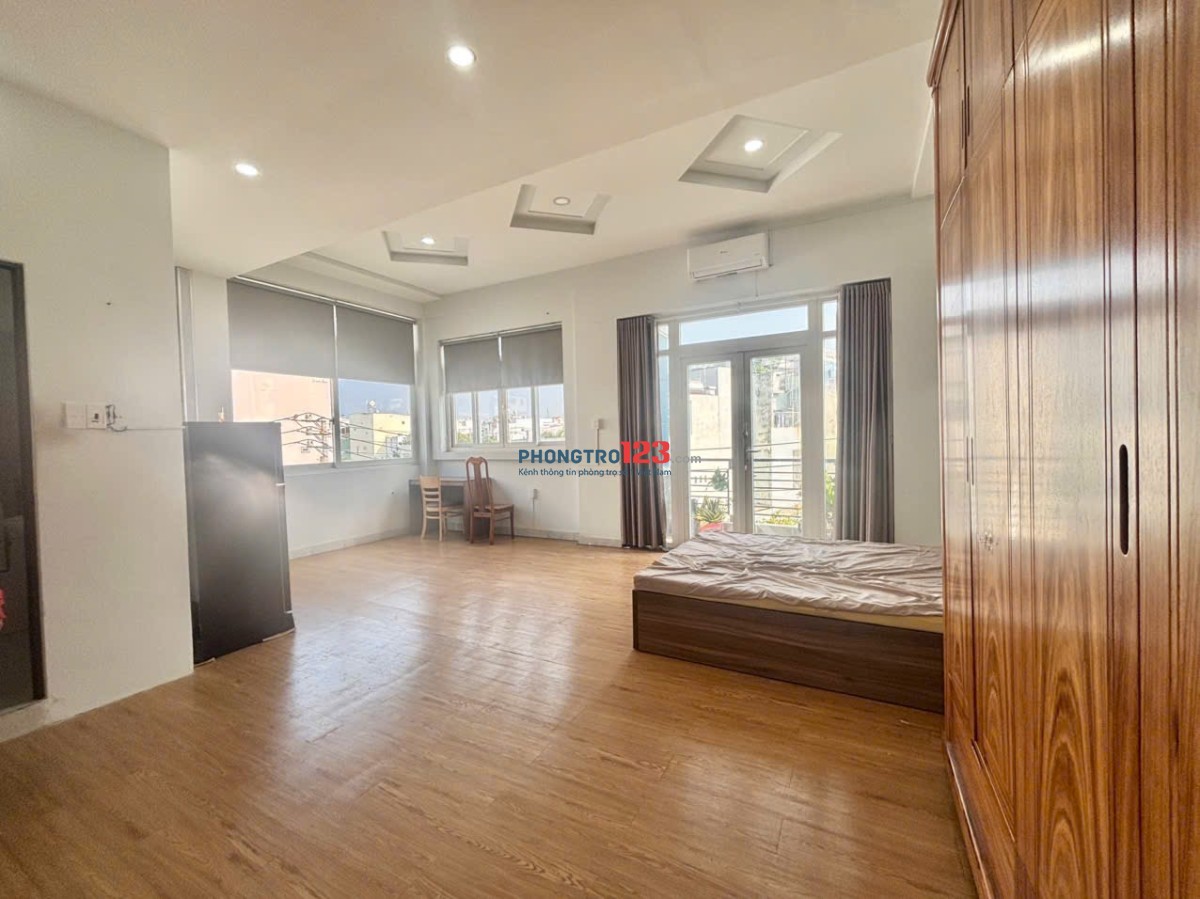 Căn Hộ Full Nội Thất Ban Công Phòng Rộng Rãi Gần Cầu Sài Gòn