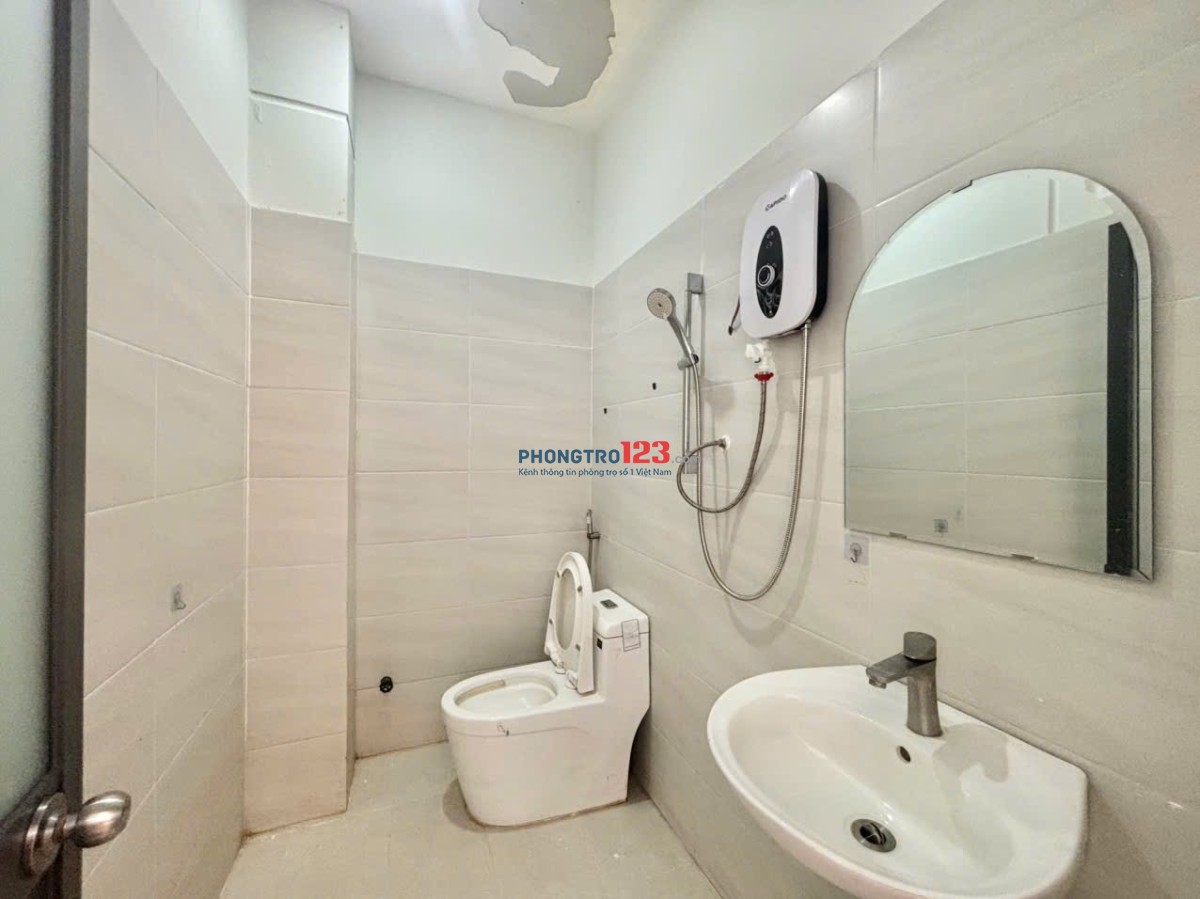 Căn Hộ Full Nội Thất Ban Công Phòng Rộng Rãi Gần Cầu Sài Gòn