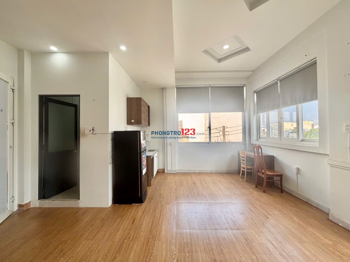 Căn Hộ Full Nội Thất Ban Công Phòng Rộng Rãi Gần Cầu Sài Gòn