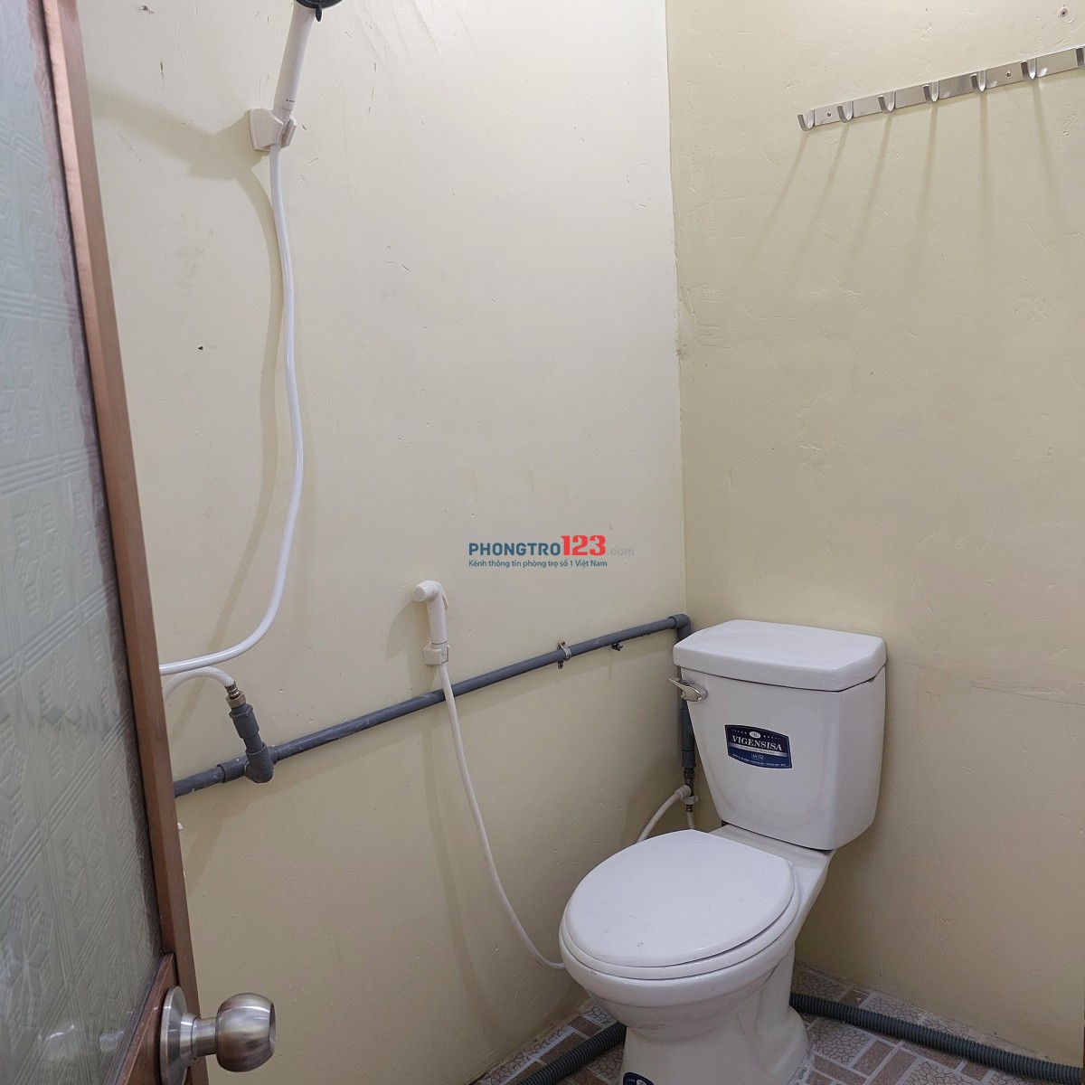 Nam ở ghép full nt Nguyễn Văn Quá, Q.12, cách CVPM Quang Trung 200m