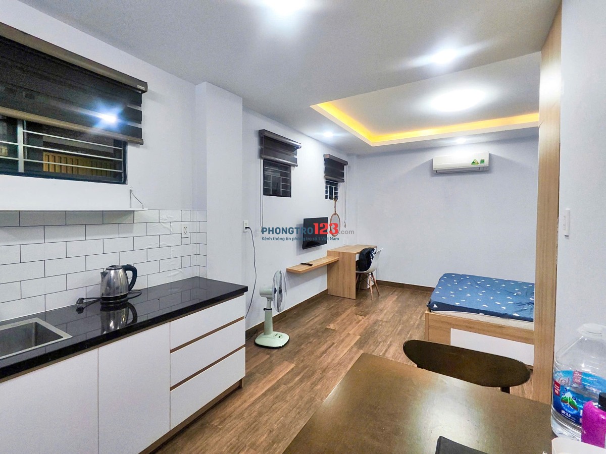 Phòng full nội thất rộng thoáng ngay Bà Lê Chân - Hai Bà Trưng - Trần Quang Khải chợ Tân Định Quận 1