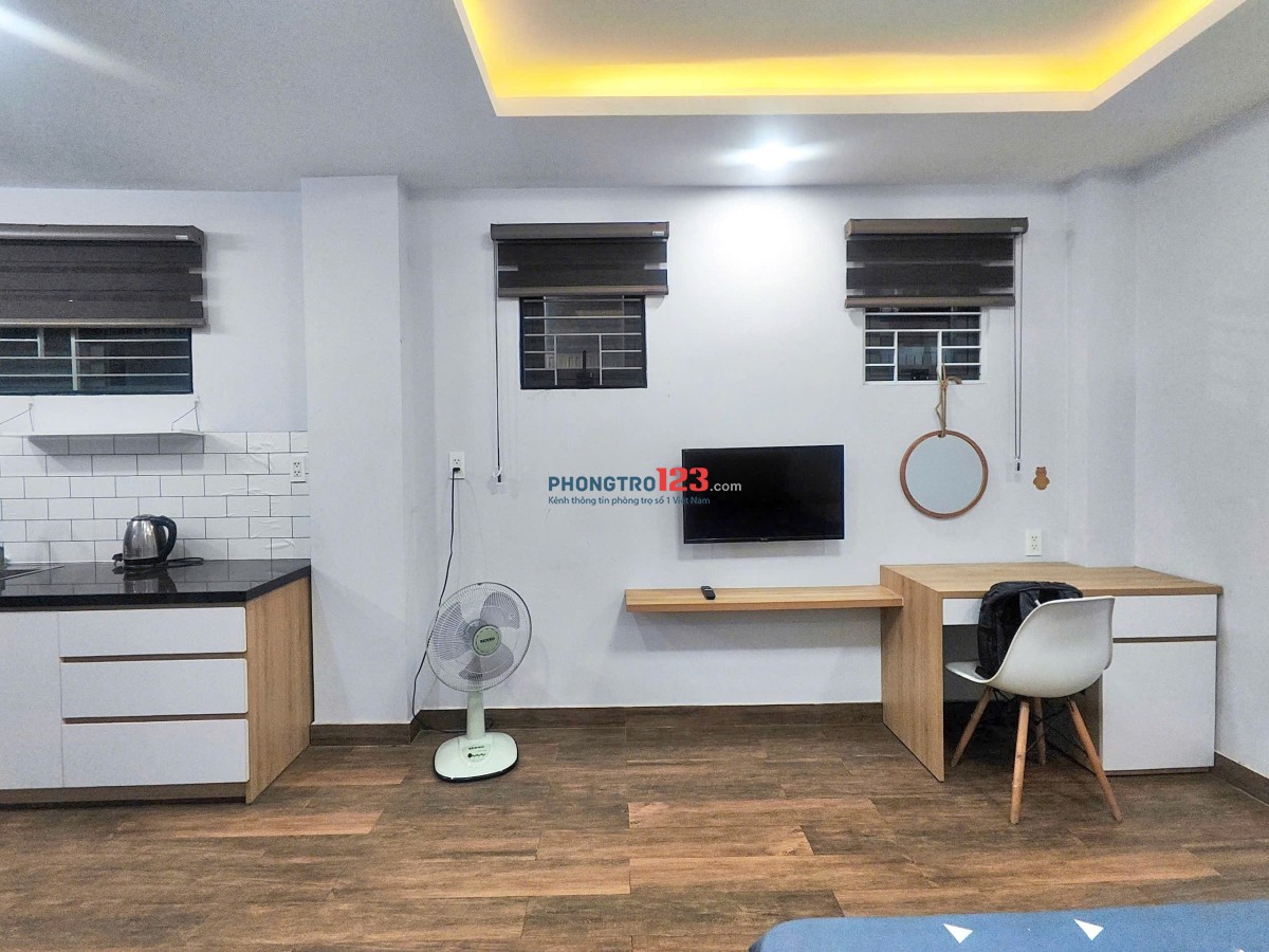 Phòng full nội thất rộng thoáng ngay Bà Lê Chân - Hai Bà Trưng - Trần Quang Khải chợ Tân Định Quận 1