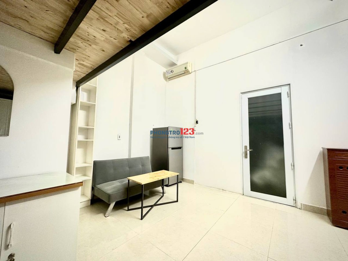 Trống phòng full nội thất Đào Duy Anh Phú Nhuận ( dọn ngay đầu t4 giảm ngay 1tr từ 5tr5 còn 4tr5)