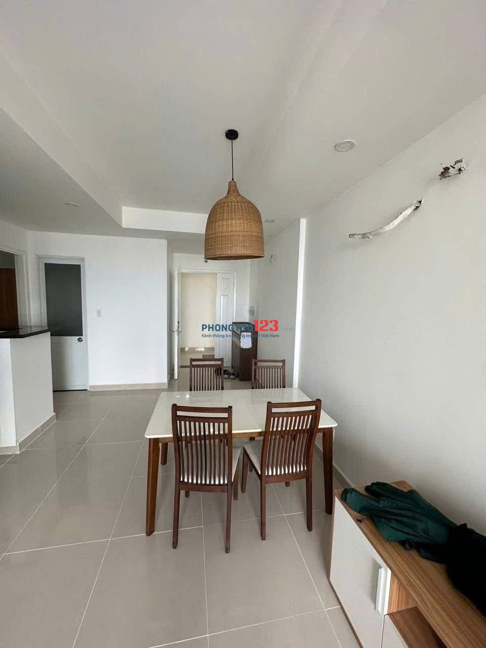 Chung cư Harmona,Trương Công Định, Tân Bình: 76m2, gồm 2 phòng ngủ, giá 11tr/th