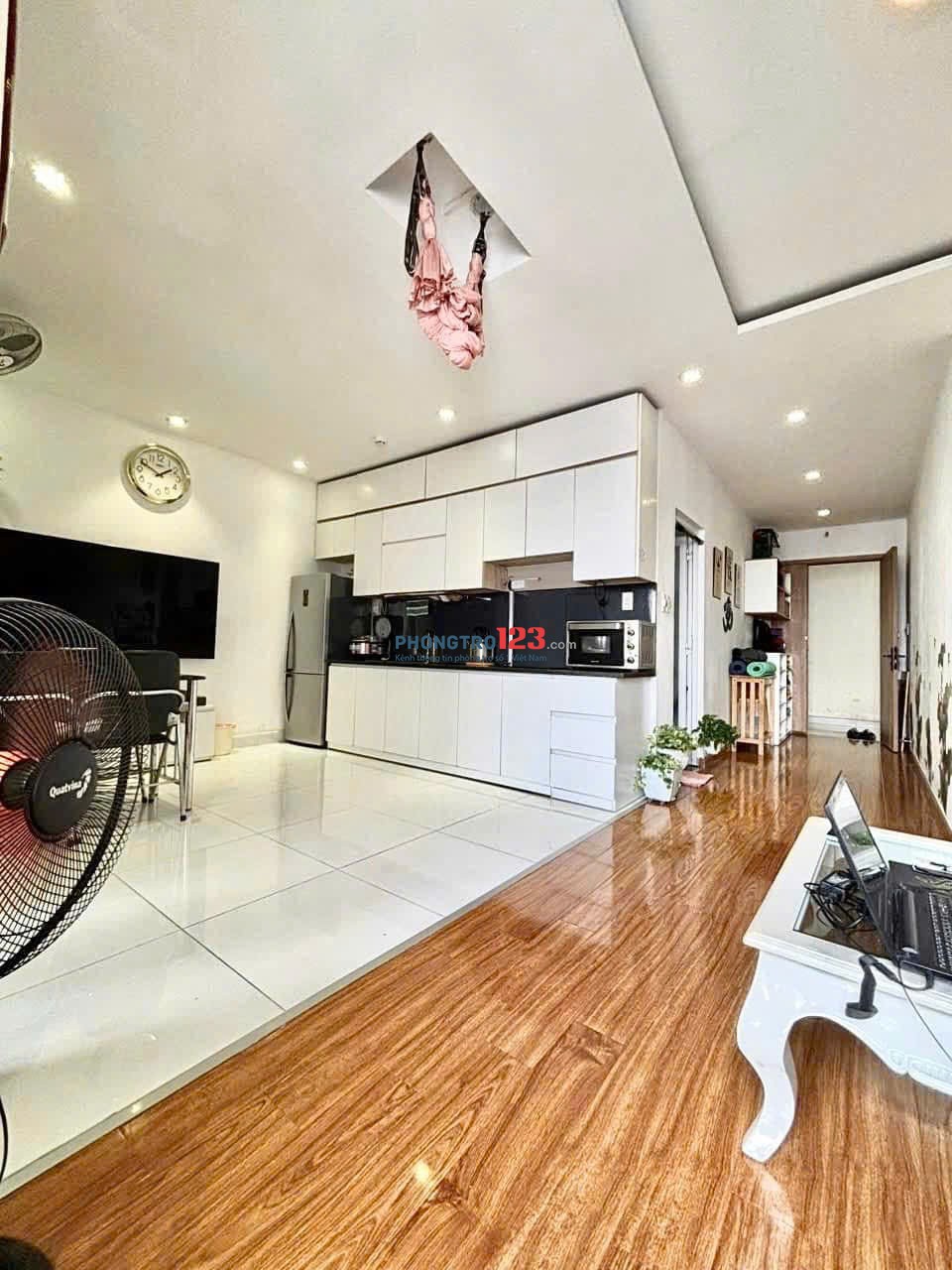 Chung cư Hoa Sen, Lạc Long Quận, Q11 cho thuê căn 3PN, NT, giá 15tr/tháng