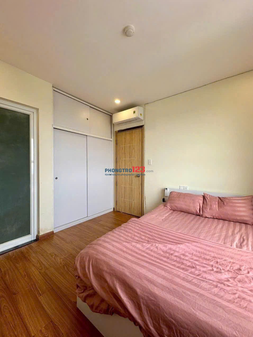 Cho thuê chung cư Bàu Cát, Hồng Lạc, TB, 2p ngủ rộng, 2wc - 80m2 - 10tr5