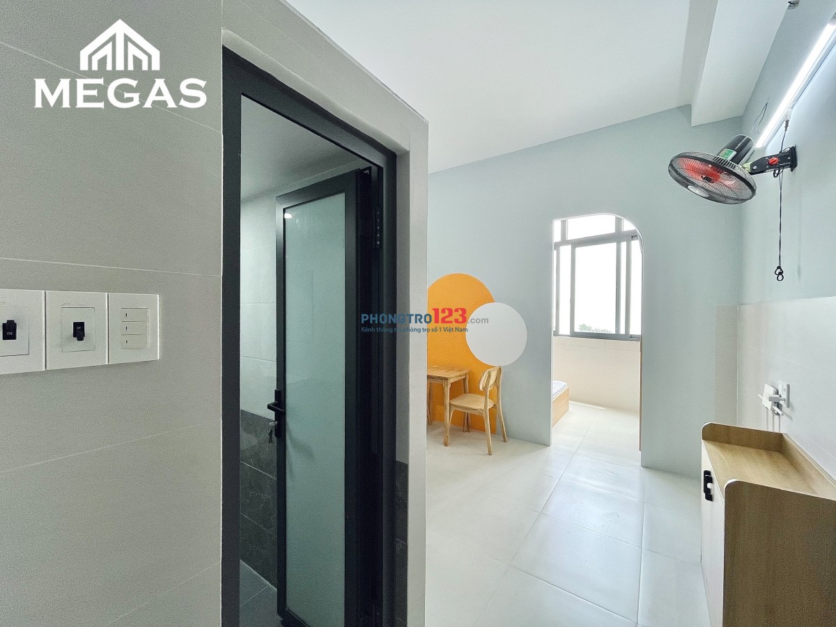 CHO THUÊ CĂN HỘ 1 PHÒNG NGỦ TÁCH BẾP VÀ CÓ CỬA SỔ RỘNG THOÁNG