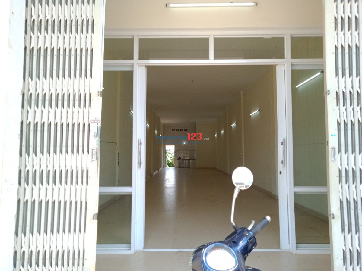 Cho thuê nhà nguyên căn đẹp mới xây ở mặt tiền đường lê đại hành pleiku