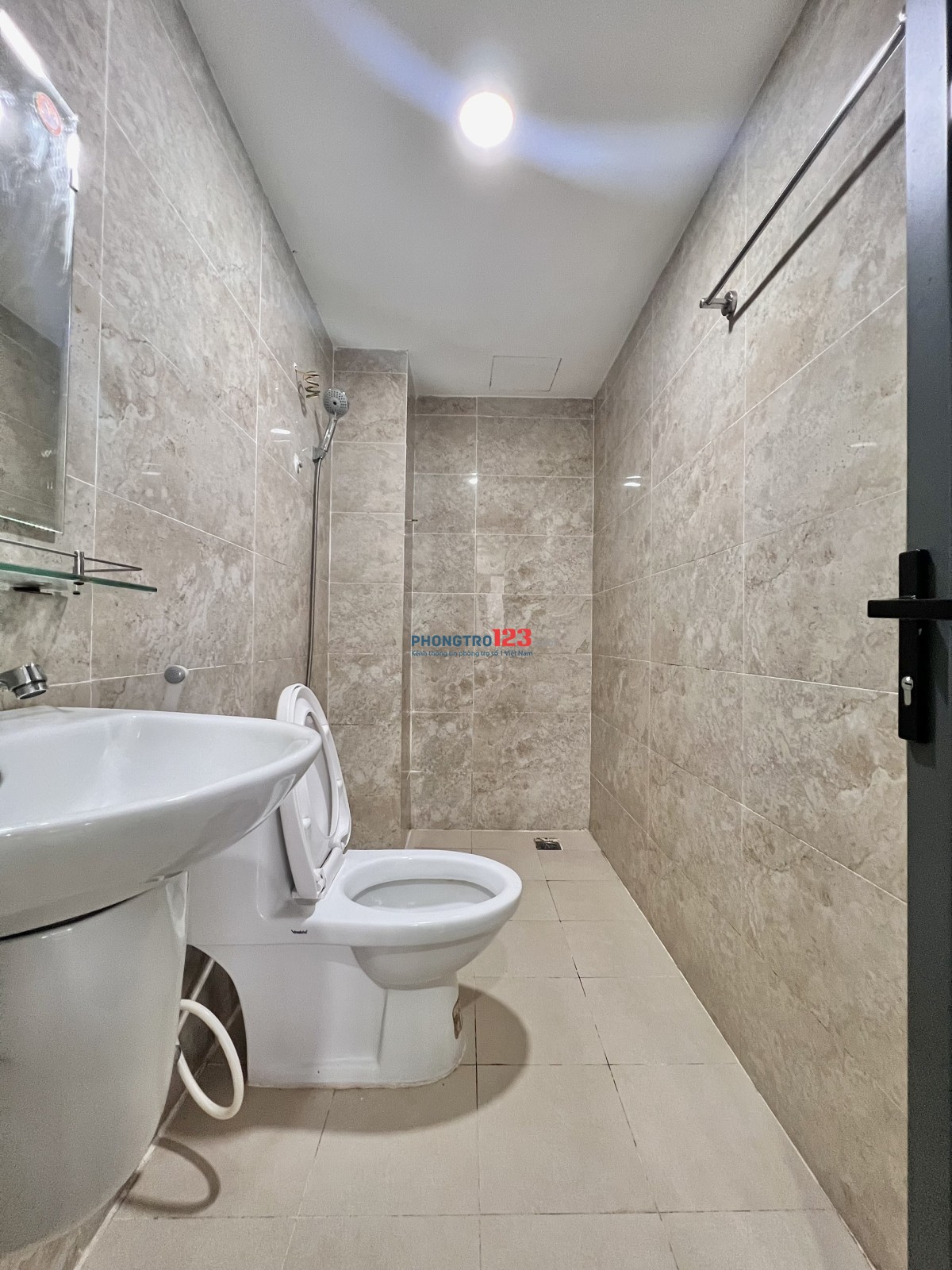 Căn hộ 30m2 bancol mới xây 1 phòng khách, 1 phòng ngủ riêng Huỳnh Tấn Phát, Q7. Nội thất gỗ xịn