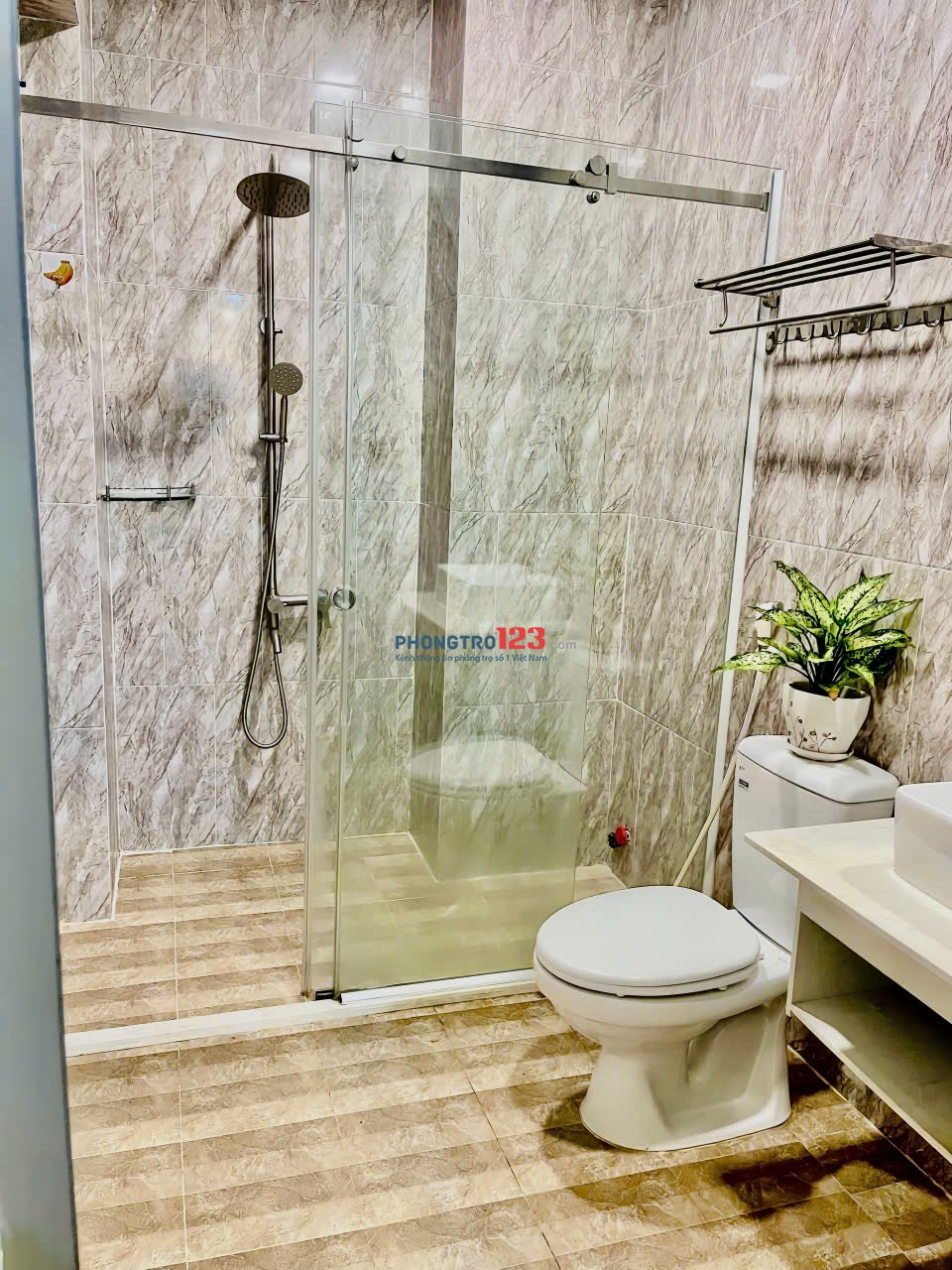 CĂN HỘ Studio full nội thất , tách bếp phù hợp 2-3 người ở