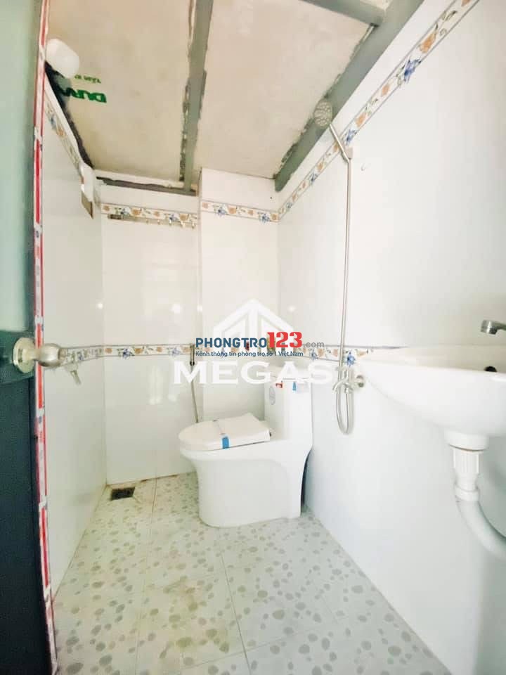 Phòng Trọ Giá RẼ, sẵn máy lạnh, Thang máy Ngay Công viên Đầm Sen Giáp Quận 11