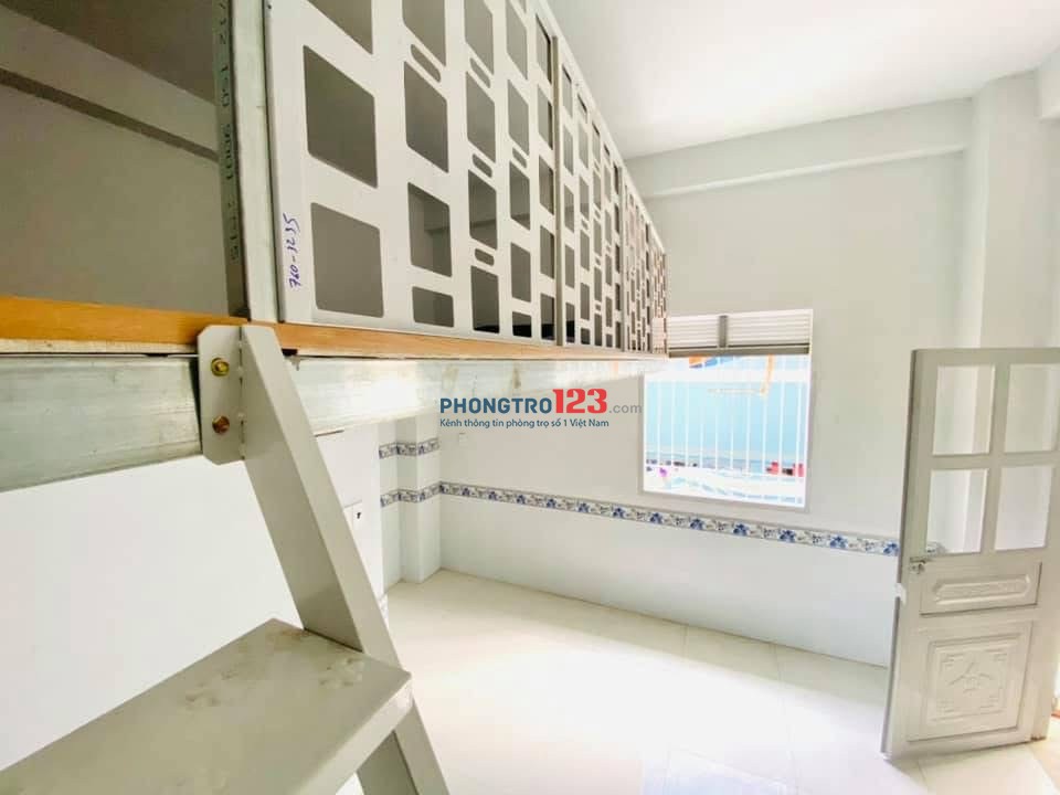 Phòng Trọ Giá RẼ, sẵn máy lạnh, Thang máy Ngay Công viên Đầm Sen Giáp Quận 11