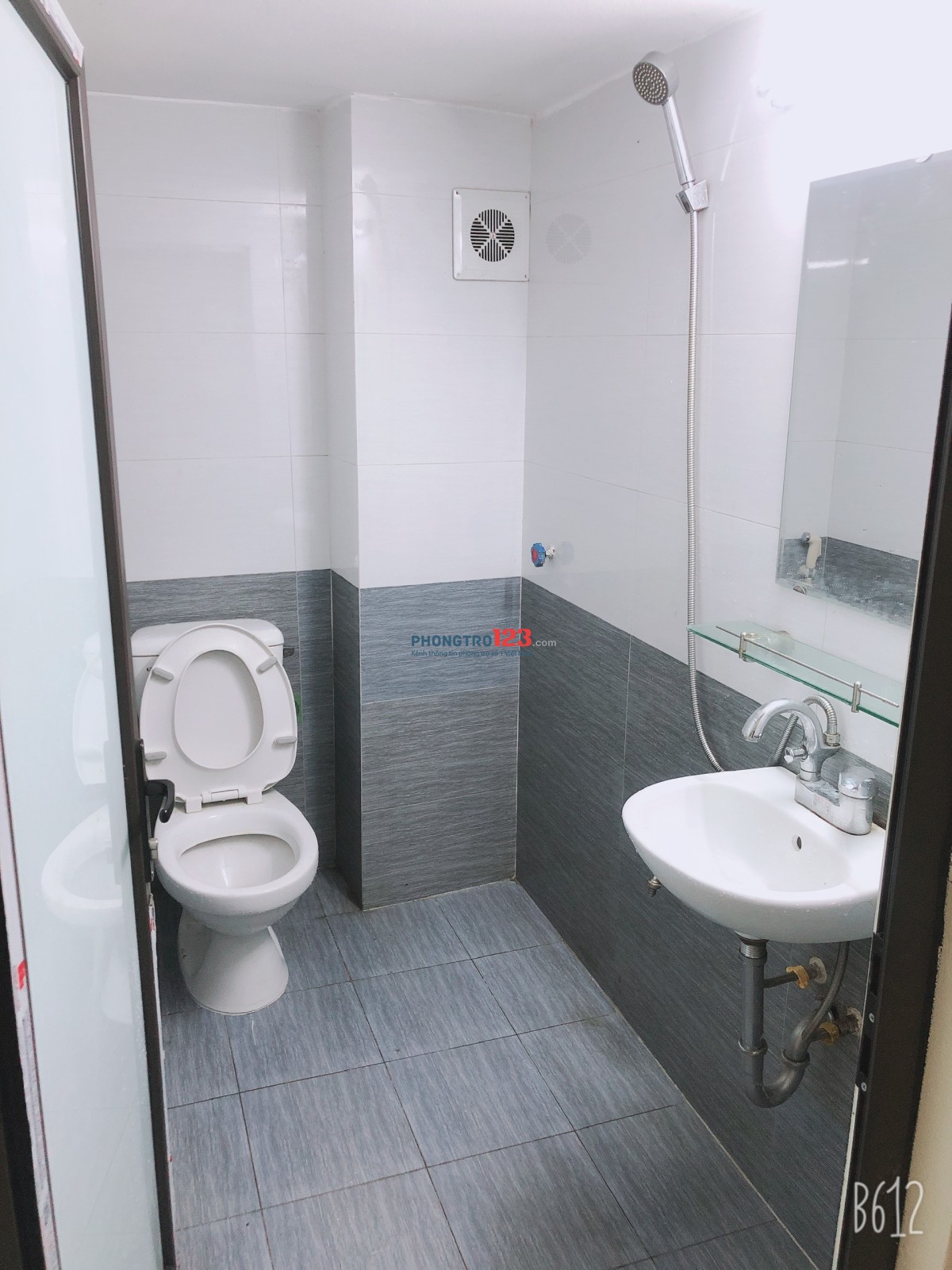 Cho thuê 1N1K ngõ 111 triều khúc hoặc oto đi 286 Nguyễn Xiển, Full đồ, khép kín, ban công cửa sổ
