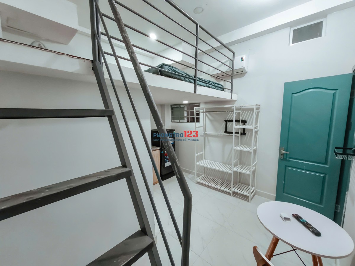 Phòng 20m2-4,5tr gác lửng, cửa sổ, kệ bếp, toilet, full nội thất, thang máy ngay Bến xe miền đông
