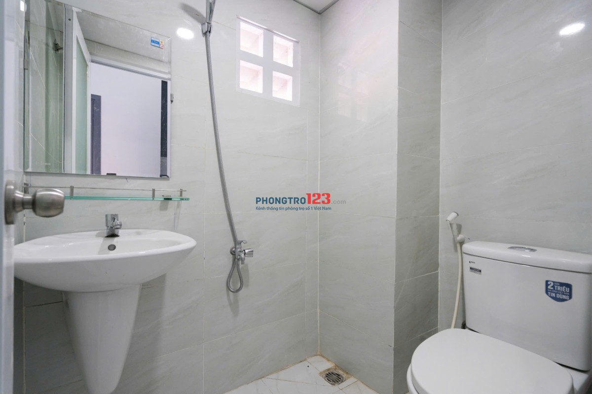 Phòng 20m2-4,5tr gác lửng, cửa sổ, kệ bếp, toilet, full nội thất, thang máy ngay Bến xe miền đông
