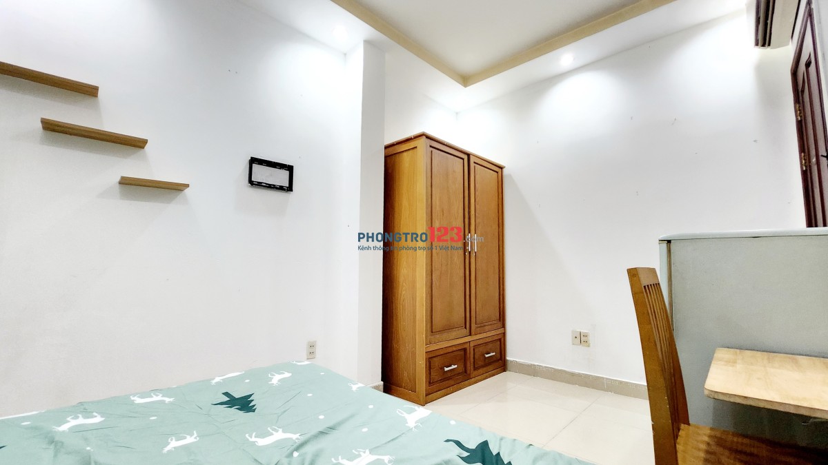 Giảm 50% tháng đầu tiên ! Sẵn 2 phòng full nội thất cam kết y như hình, ngay Hàng Xanh, kế Q1 !