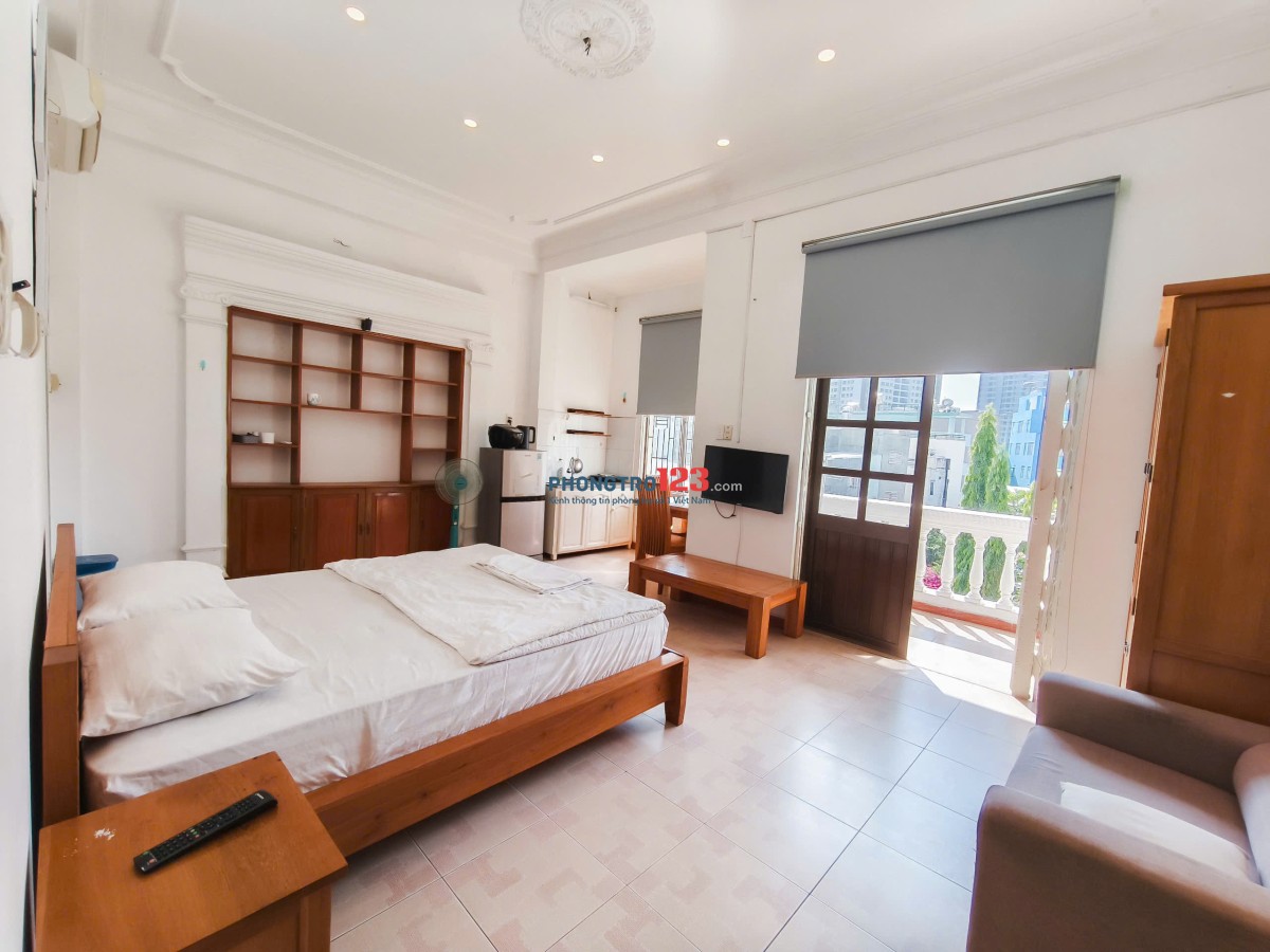 Phòng 40m2- 8,5tr ban công, full tiện nghi, hẻm ô tô ngay sát Landmark81