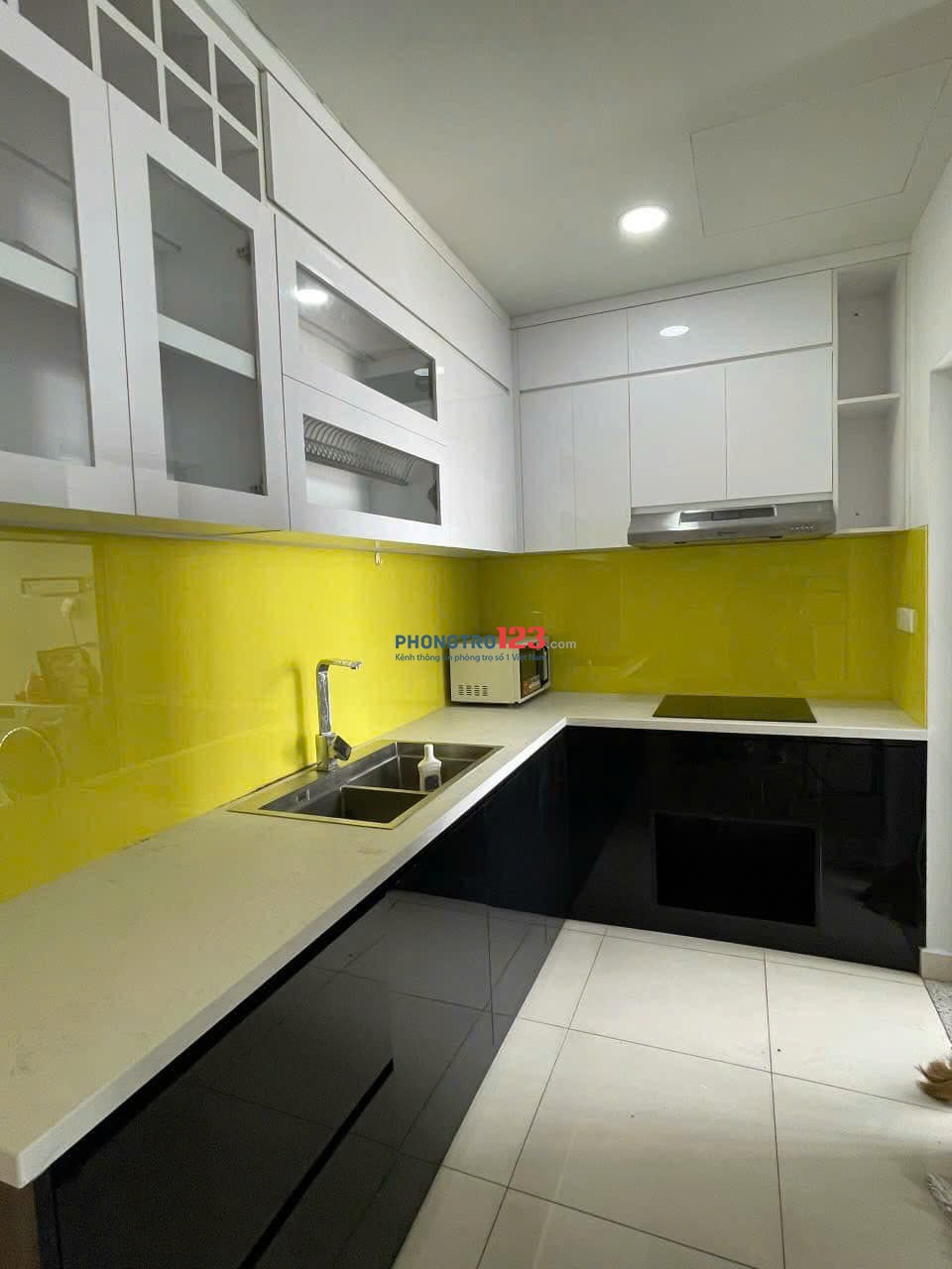 Căn hộ chung cư Melody, số 869 Âu cơ, Tân Phú - 68m2, 2 phòng ngủ - giá 13tr/th