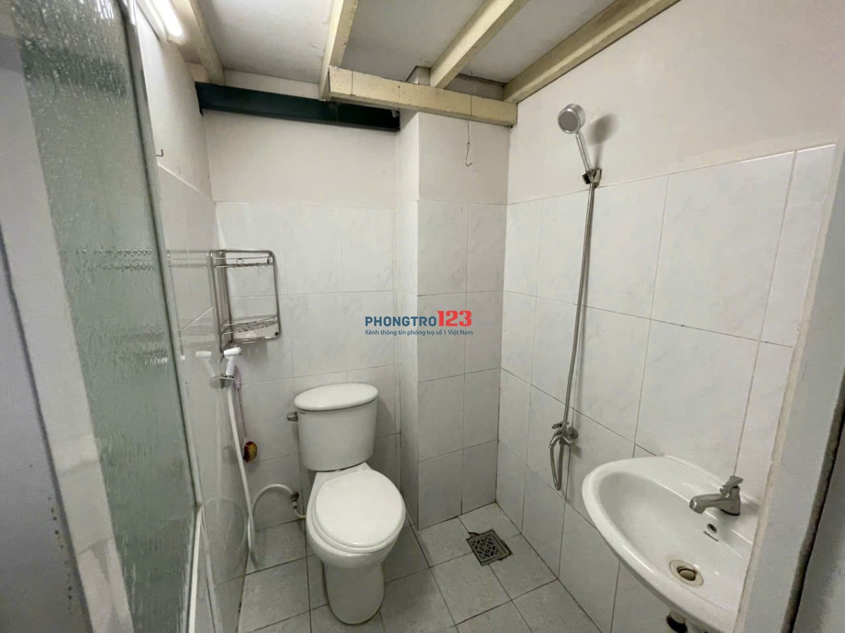 phòng có gác, không chung chủ, giờ giấc tự do, có camera an ninh, chỗ để xe an toàn