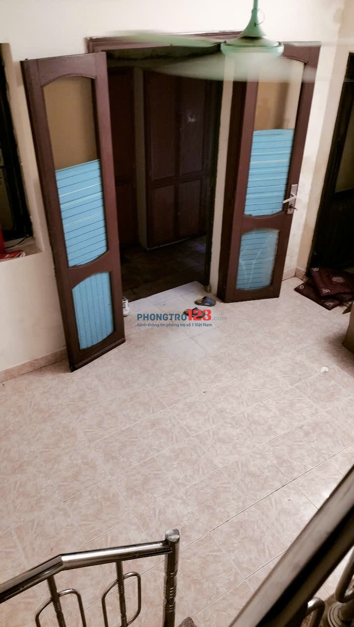 Chính chủ cho thuê nhà riêng trên phố Hàng Chai, quận Hoàn Kiếm, Hà Nội -30m- 4 tầng