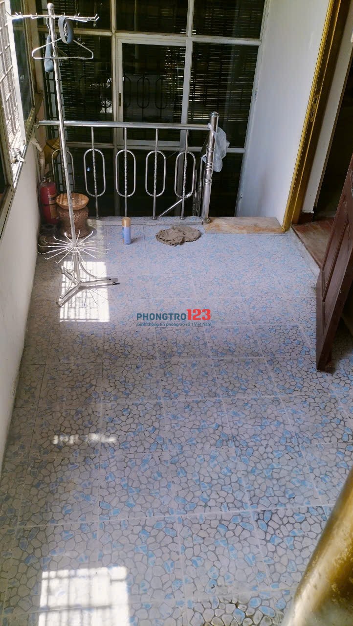 Chính chủ cho thuê nhà riêng trên phố Hàng Chai, quận Hoàn Kiếm, Hà Nội -30m- 4 tầng