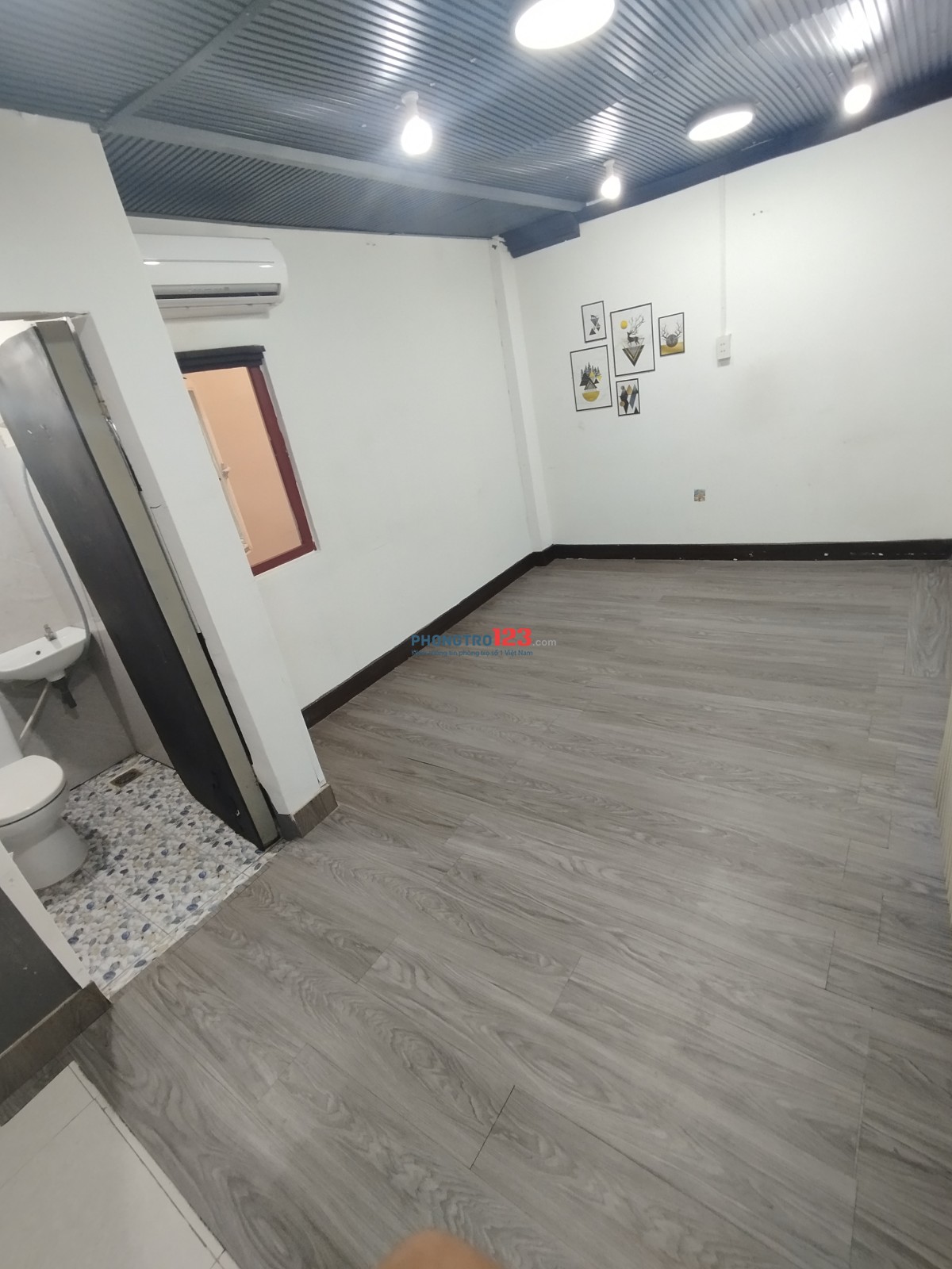 Phòng máy lạnh 2,5 triệu Đường C13 Đường Nguyễn Văn Linh