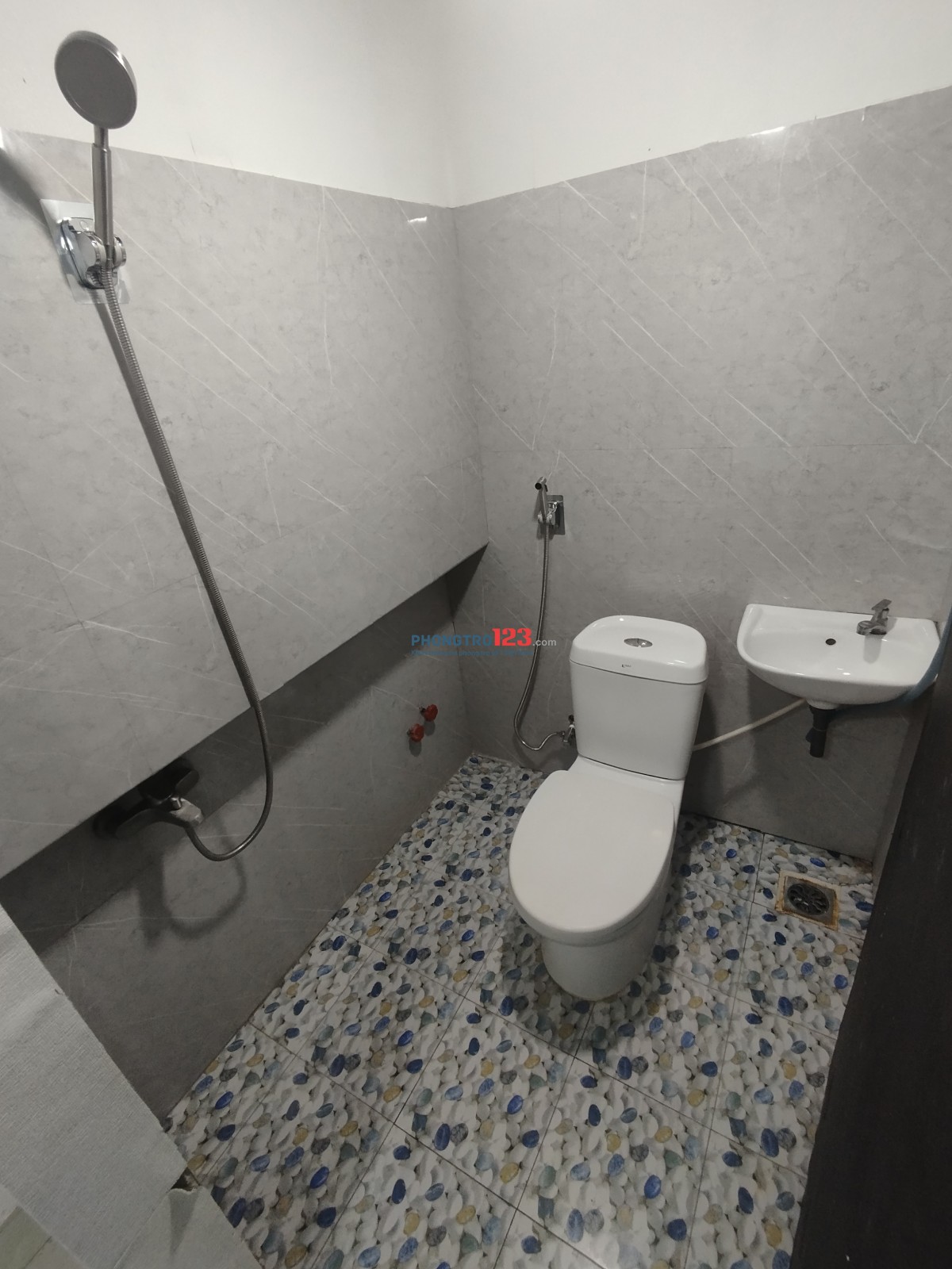Phòng máy lạnh 2,5 triệu Đường C13 Đường Nguyễn Văn Linh