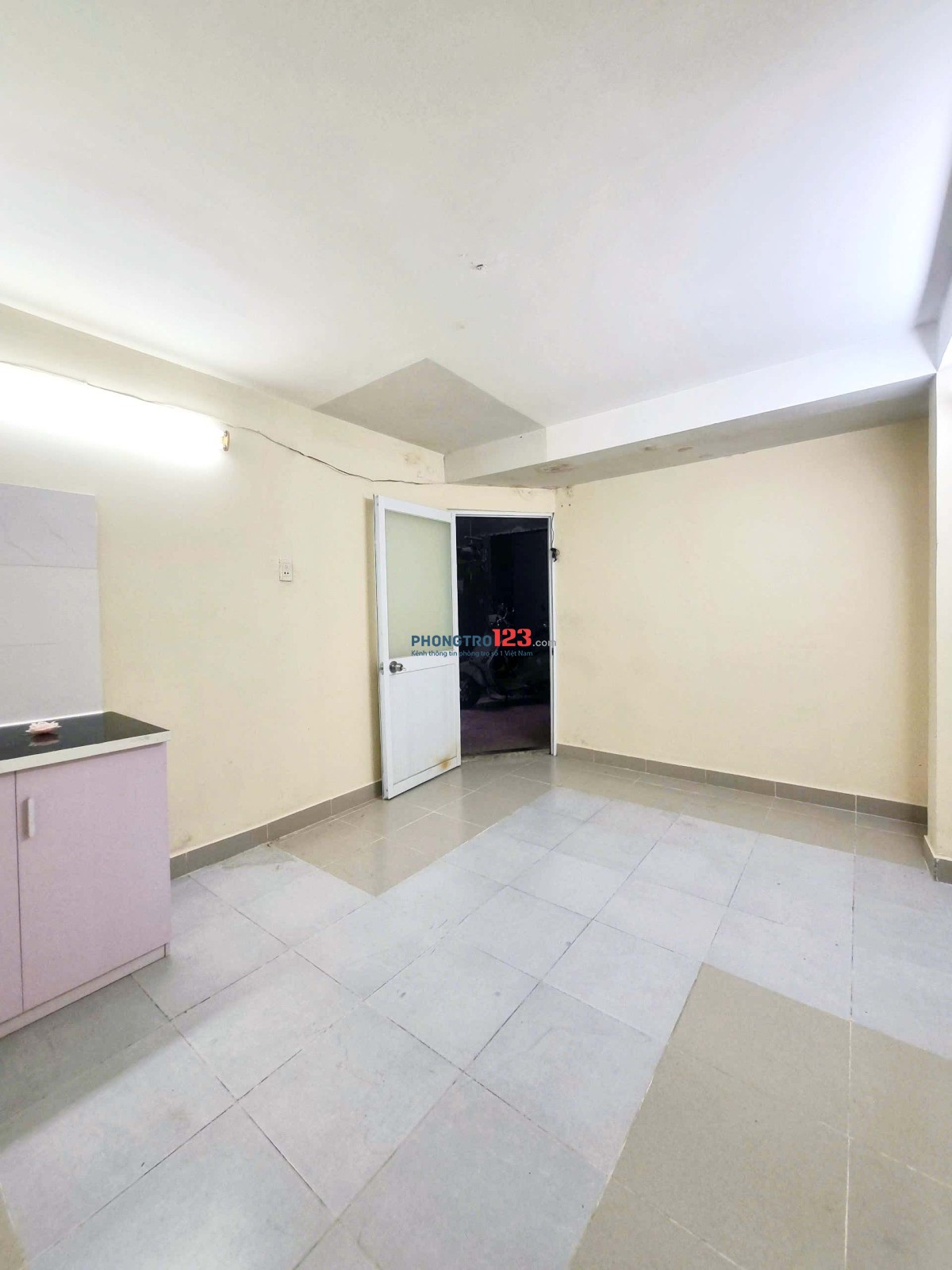 Phòng Tầng Trệt - Giá Rẻ (ngay cây xăng Lê Văn Sỹ -Trần Quang Diệu)