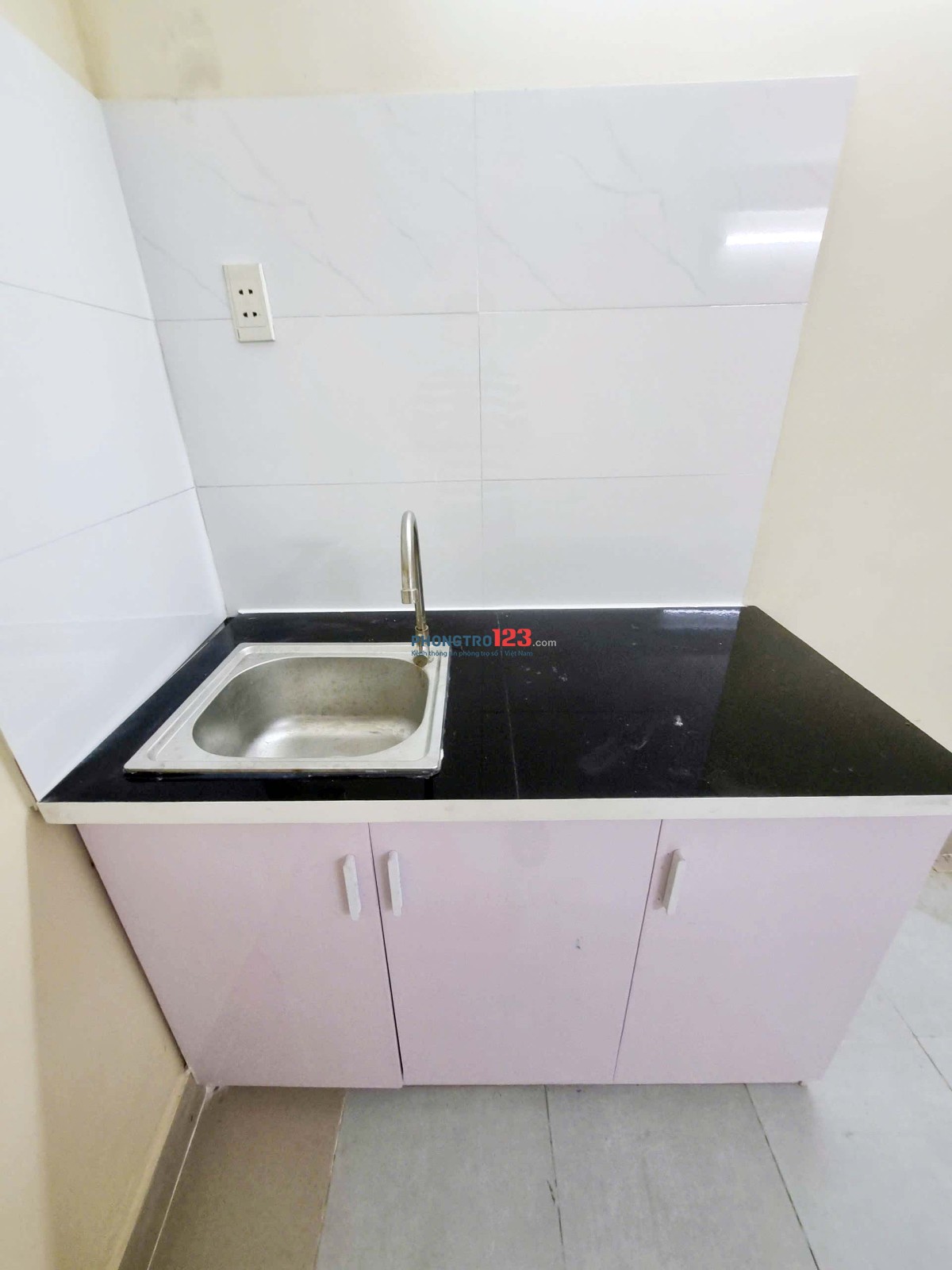 Phòng Tầng Trệt - Giá Rẻ (ngay cây xăng Lê Văn Sỹ -Trần Quang Diệu)