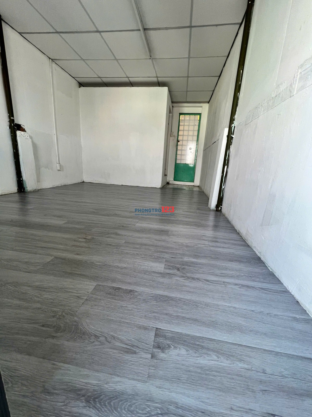 PHÒNG BAN CÔNG SẠCH SẼ THOÁNG MÁT YÊN TĨNH NGAY LÊ VĂN SỸ