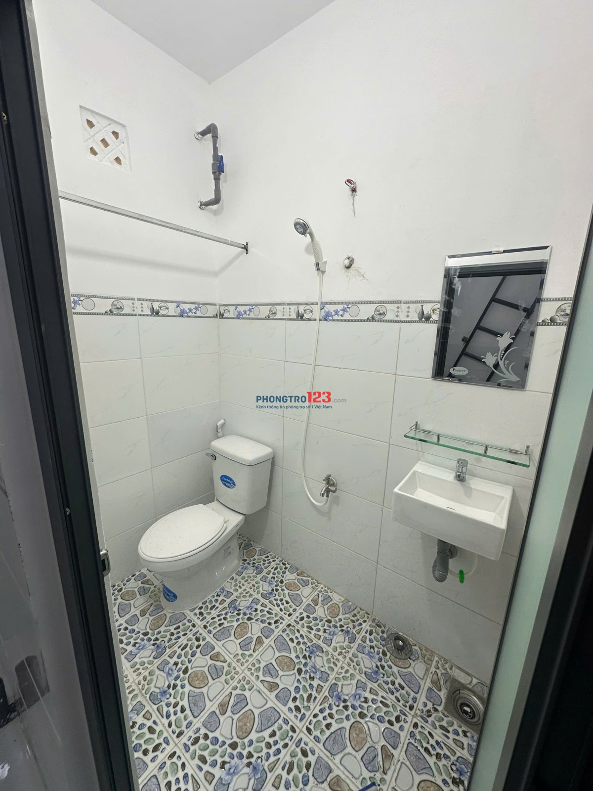 Phòng mới cho thuê gần Bình Long, giá từ 2tr5