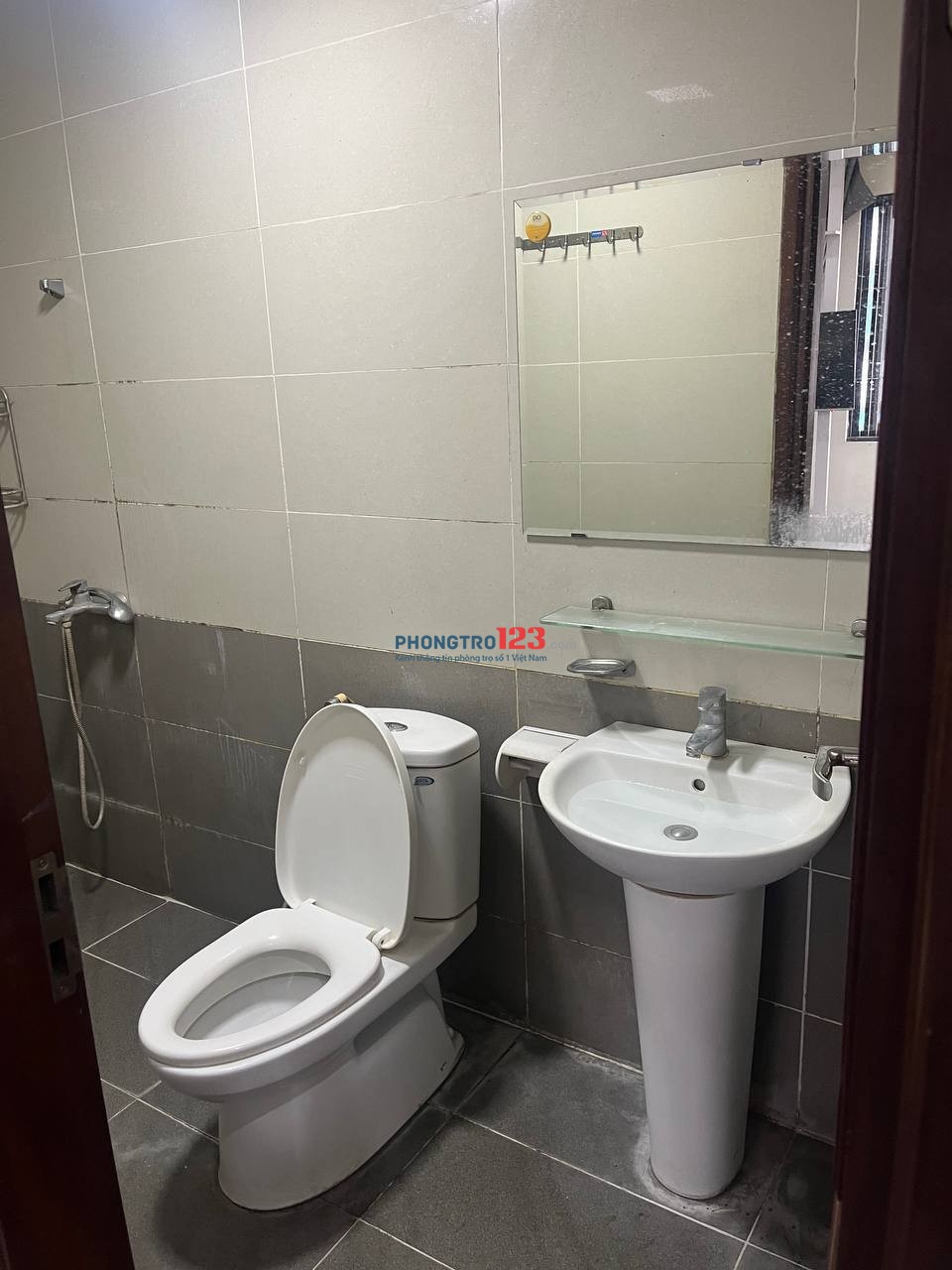 Chính Chủ Cho Thuê phòng tại số 8 Phố Trung Kính, Phường Trung Hòa, Quận Cầu Giấy, Hà Nội