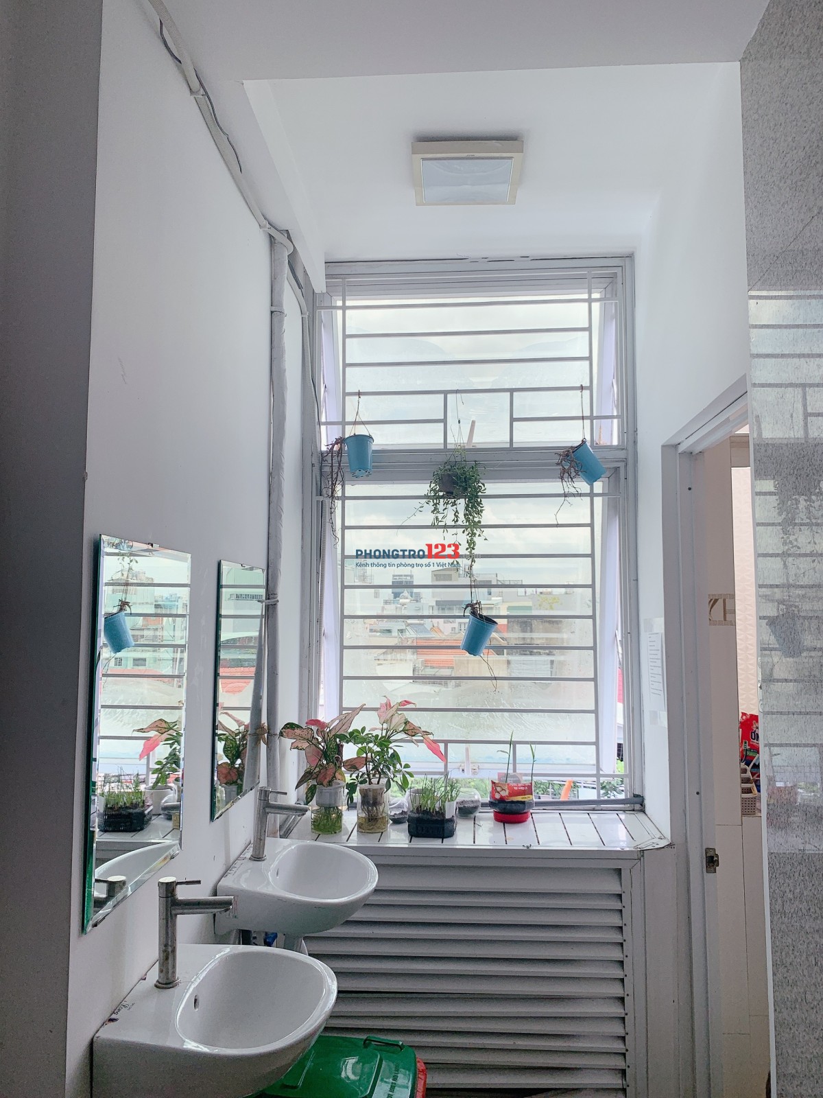 KÝ TÚC XÁ CAO CẤP - GIÁ RẺ Q10 - FULL NỘI THẤT - GIỜ TỰ GIẤC TỰ DO - SINH VIÊN VÀ NGƯỜI ĐI LÀM