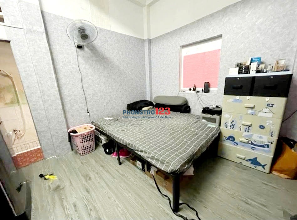 Cho Thuê Phòng Q3.rộng rãi thoải mái.nội thất cơ bản.cửa sổ ban công.tolet riêng.3tr2
