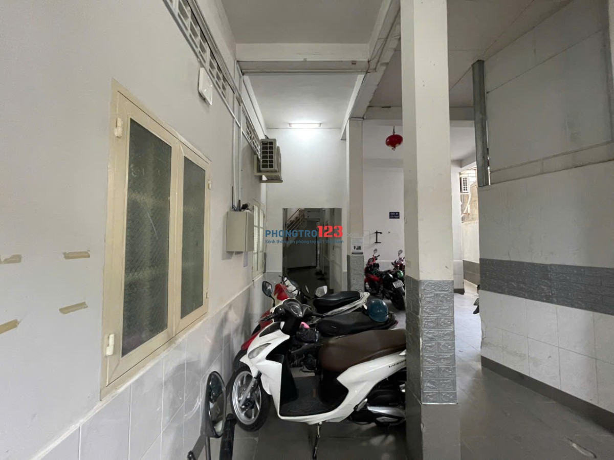 Phòng GÁC, Ngay ĐH NGÂN HÀNG, SPKT, KINH TẾ LUẬT. Sạch sẽ, an ninh.