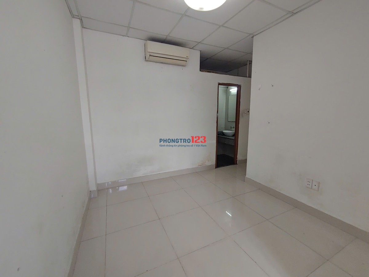 Phòng ban công tiện nghi giá bình dân trong khu đô thị Nam Long Quận 7