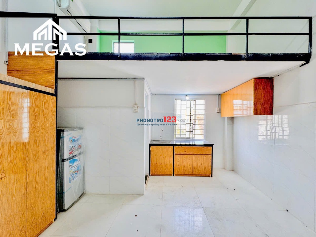 Phòng gác rộng ngay chợ Thủ Đức - Kha Vạn Cân