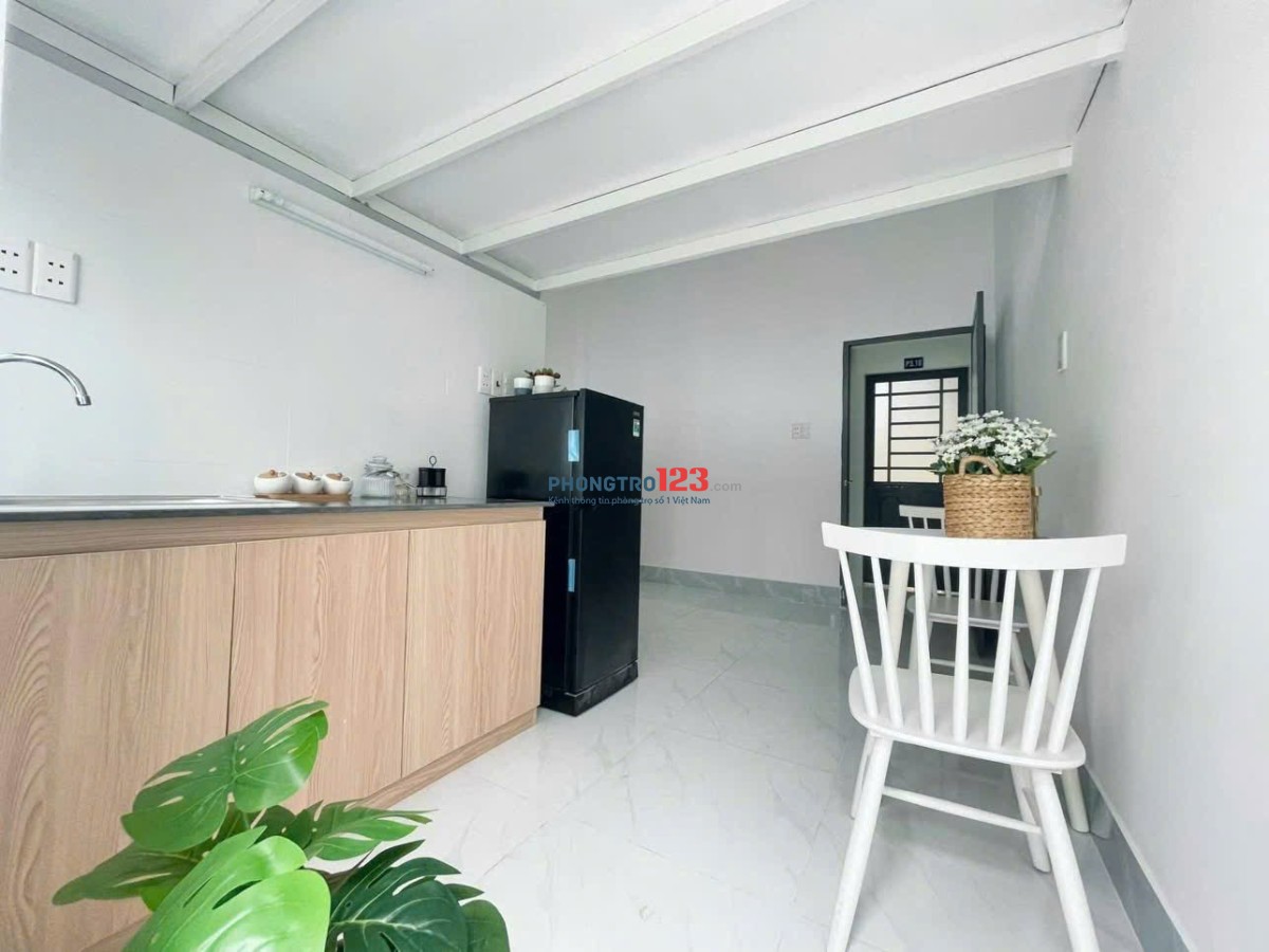 PHÒNG TRỌ MỚI XÂY GIÁ TỐT NGAY ETOWN CỘNG HOÀ, FULL NỘI THẤT, THOÁNG, GẦN CẦU HOÀNG HOA THÁM