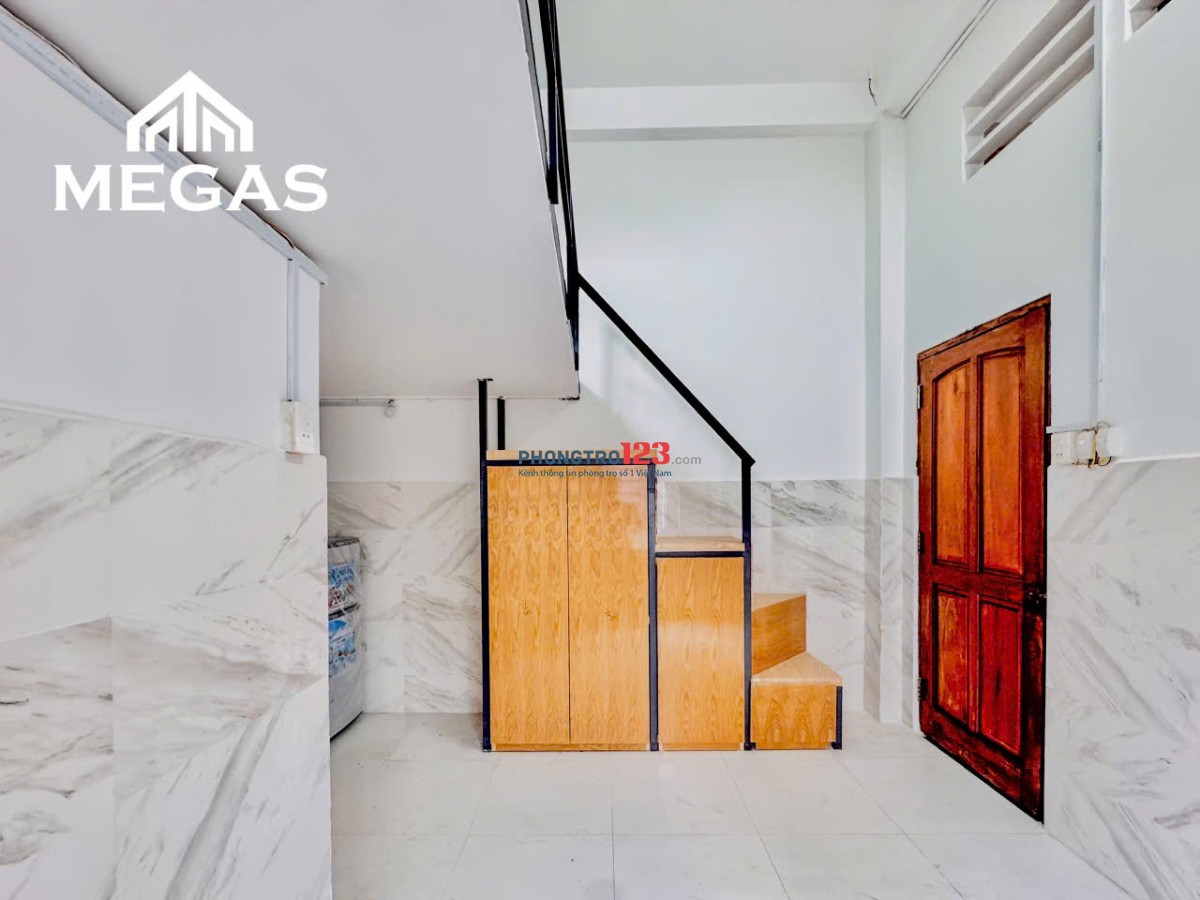 Phòng gác rộng ngay chợ Thủ Đức - Kha Vạn Cân