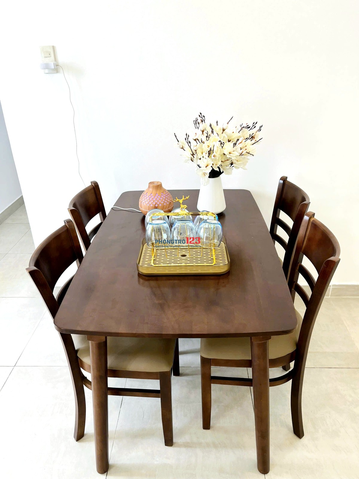 CHO THUÊ CĂN HỘ CAO CẤP MỚI XÂY, CHƯA QUA SỬ DỤNG FULL NỘI THẤT