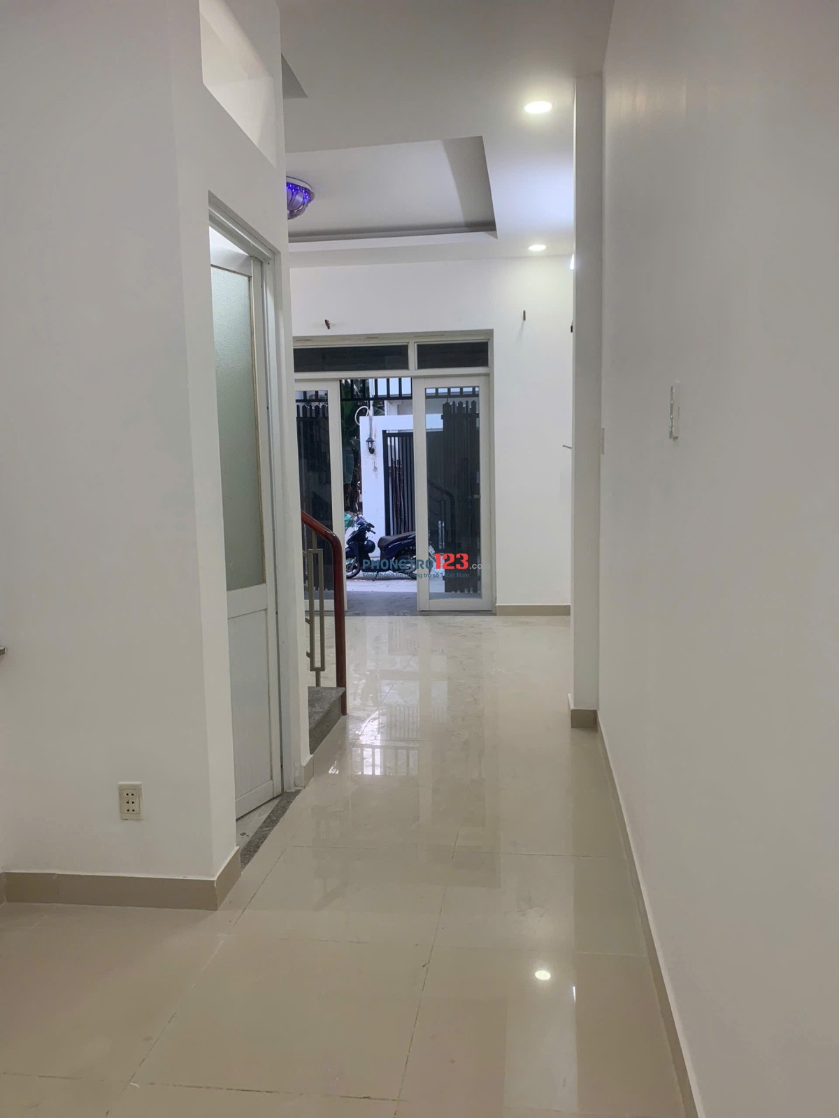 Cho thuê nhà 1 trệt 2 lầu, đường Nguyễn Thị Tư giá 7,5 triệu/tháng