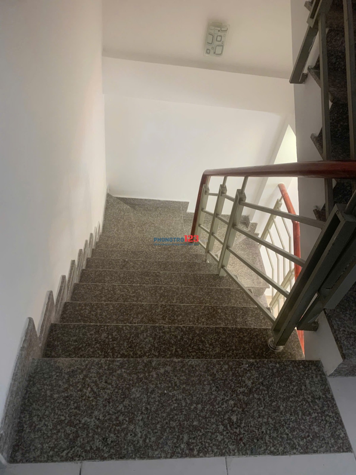 Cho thuê nhà 1 trệt 2 lầu, đường Nguyễn Thị Tư giá 7,5 triệu/tháng