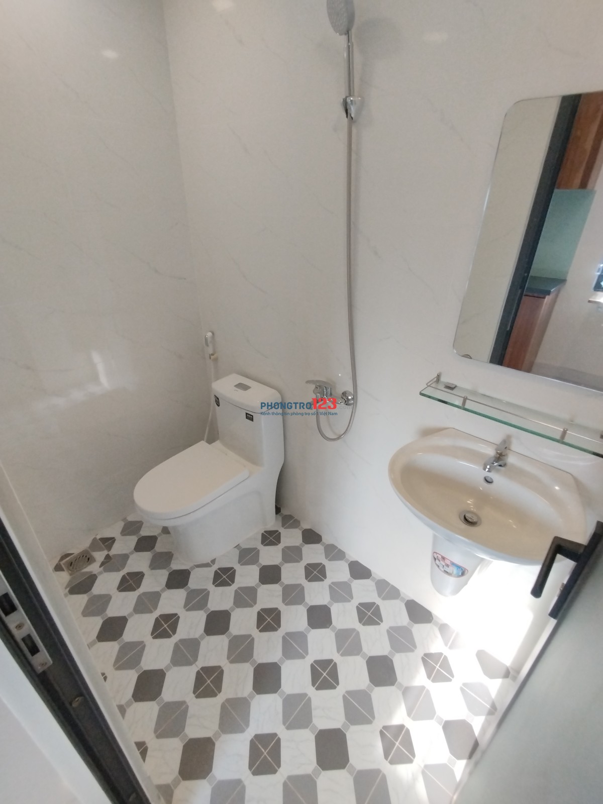 Phòng setup mới 100% đường Tạ Quang Bửu. P6. Q8