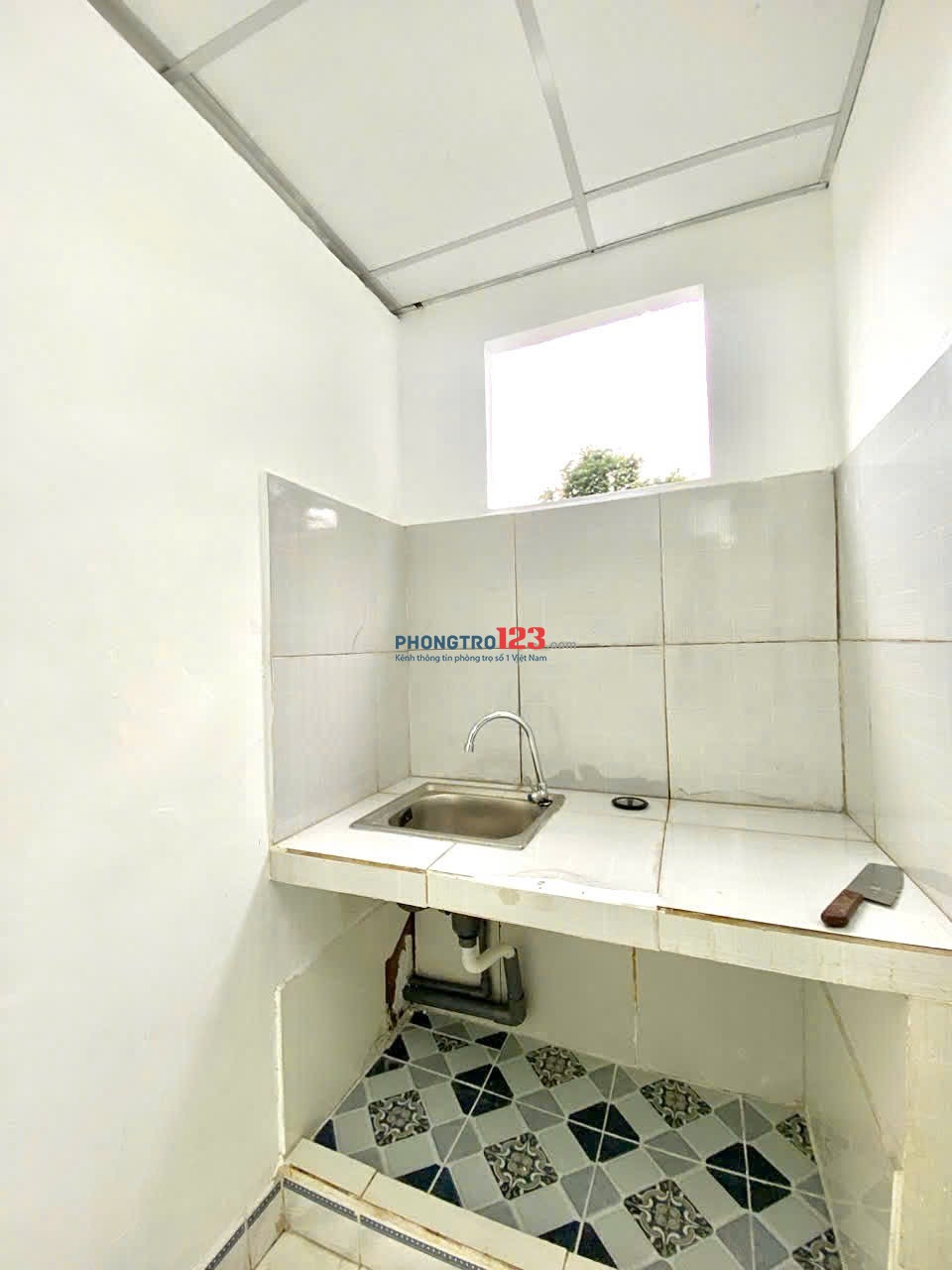 Chính Chủ Cho Thuê Phòng Không Nội Thất ,Cửa Sổ Thoáng , Ngay Cầu Rạch Ông , LOTTE Mart Quận 7