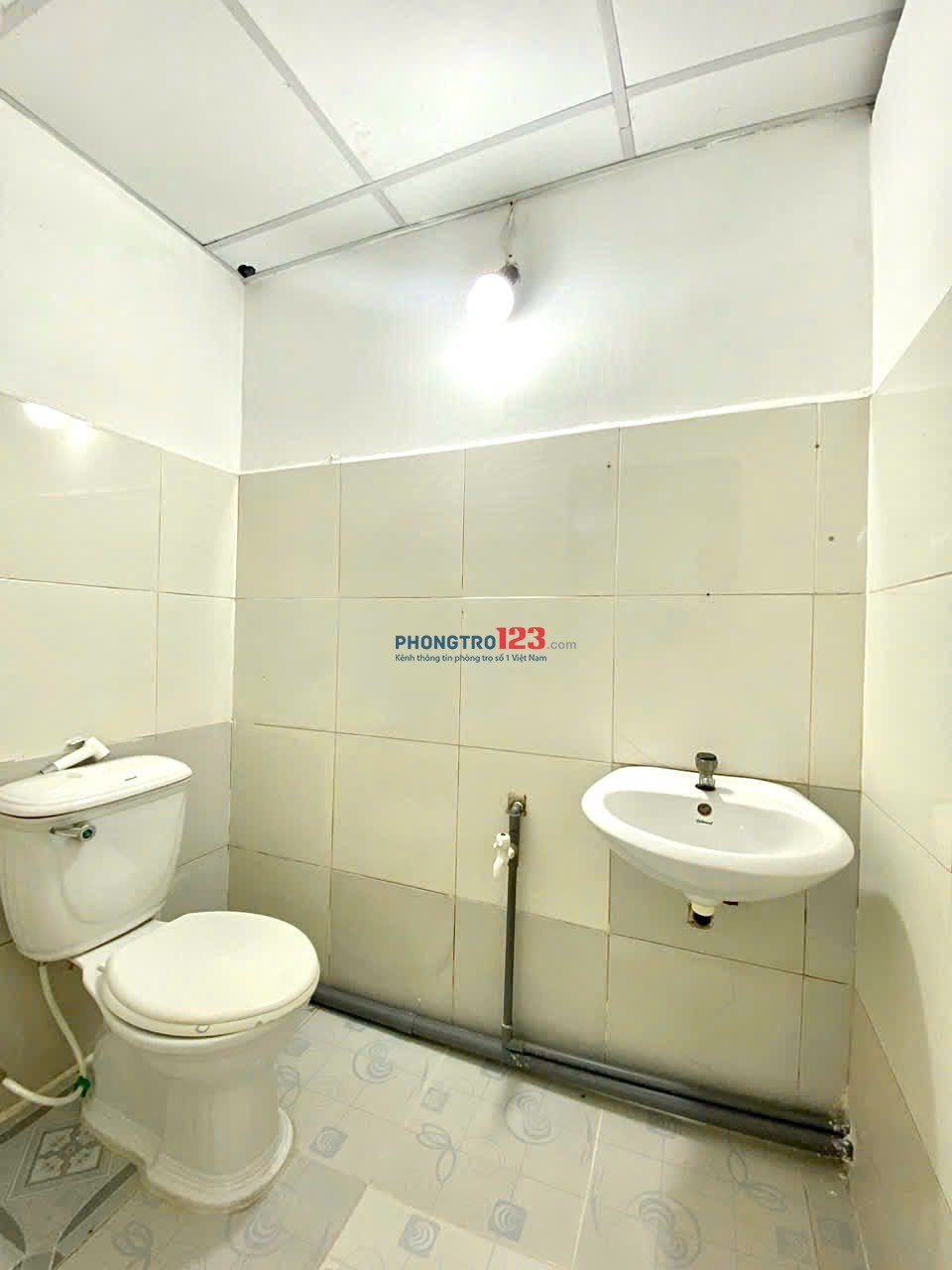 Chính Chủ Cho Thuê Phòng Không Nội Thất ,Cửa Sổ Thoáng , Ngay Cầu Rạch Ông , LOTTE Mart Quận 7