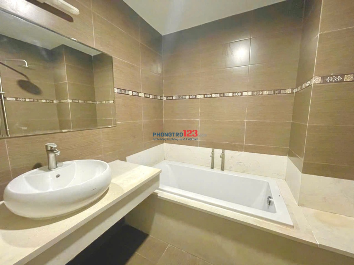  CĂN HỘ BAN CÔNG FULL NT QUẬN 10