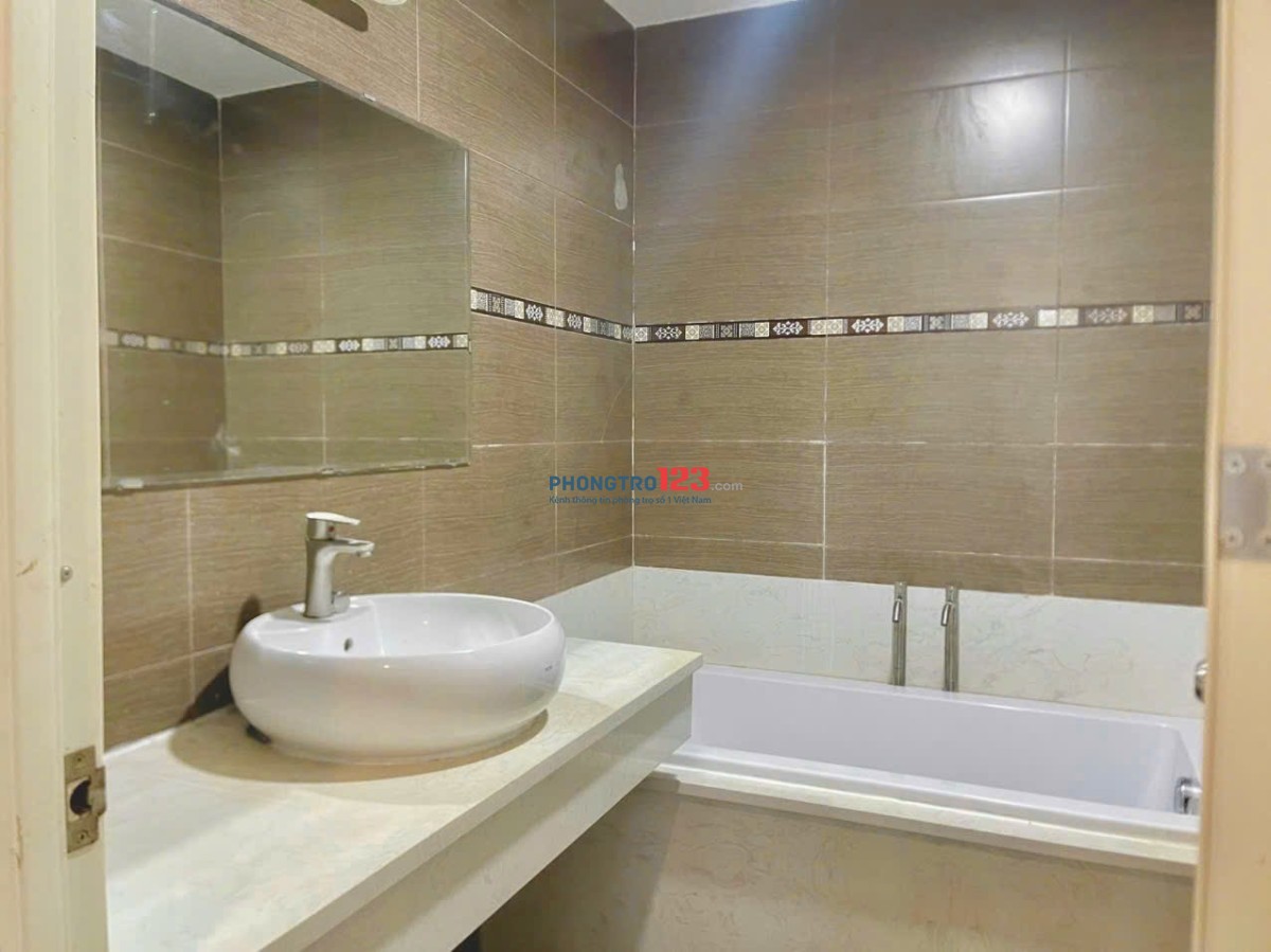  CĂN HỘ BAN CÔNG FULL NT QUẬN 10