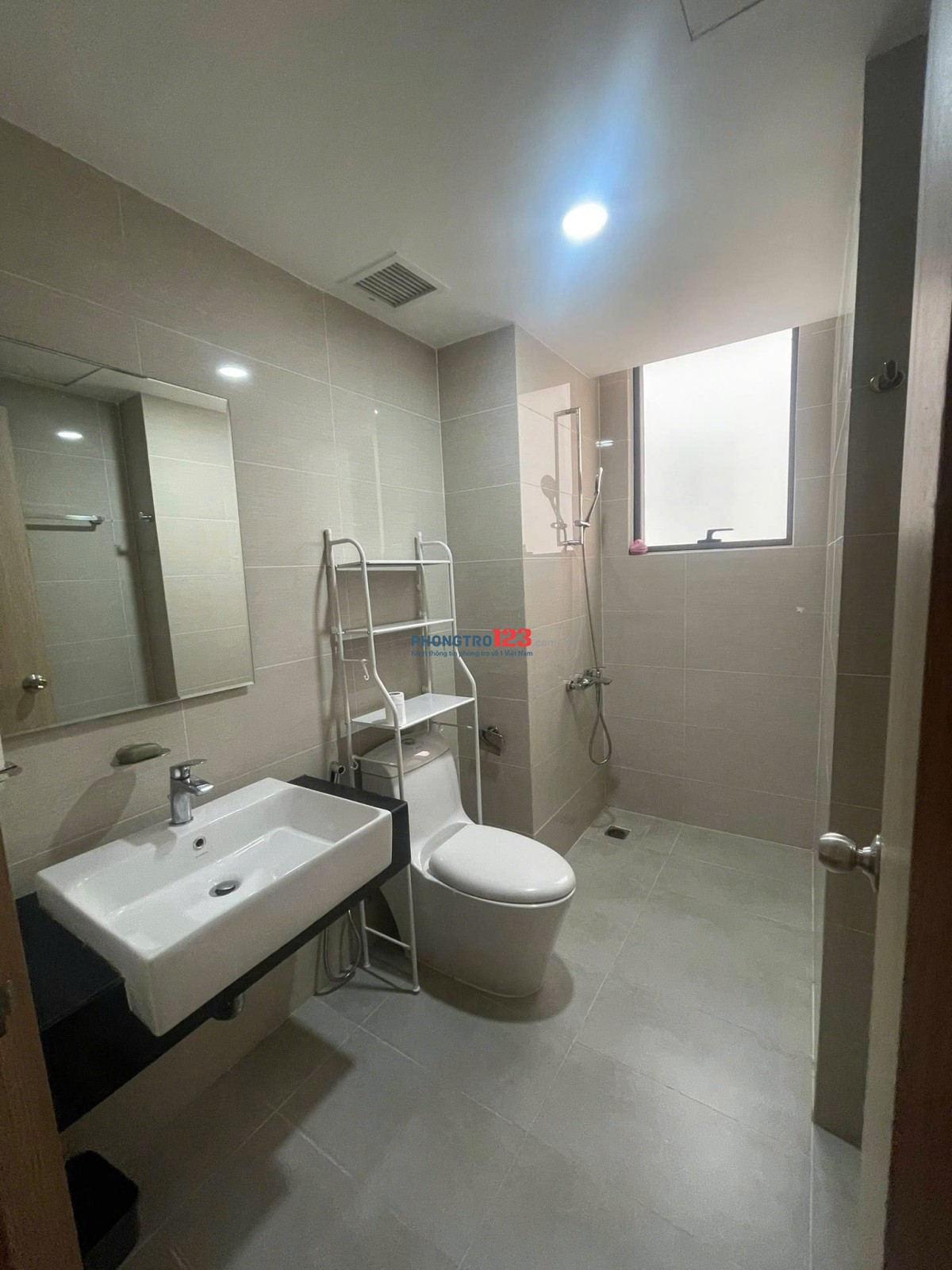 Chung cư Phúc Yên 2, P15, Tân Bình, căn hộ rộng 86m2, có 3p ngủ, giá chỉ 12tr/th